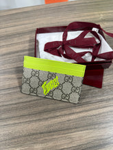 Load image into Gallery viewer, Gucci BI-COLOR GG MONOGRAM CARD CASE
