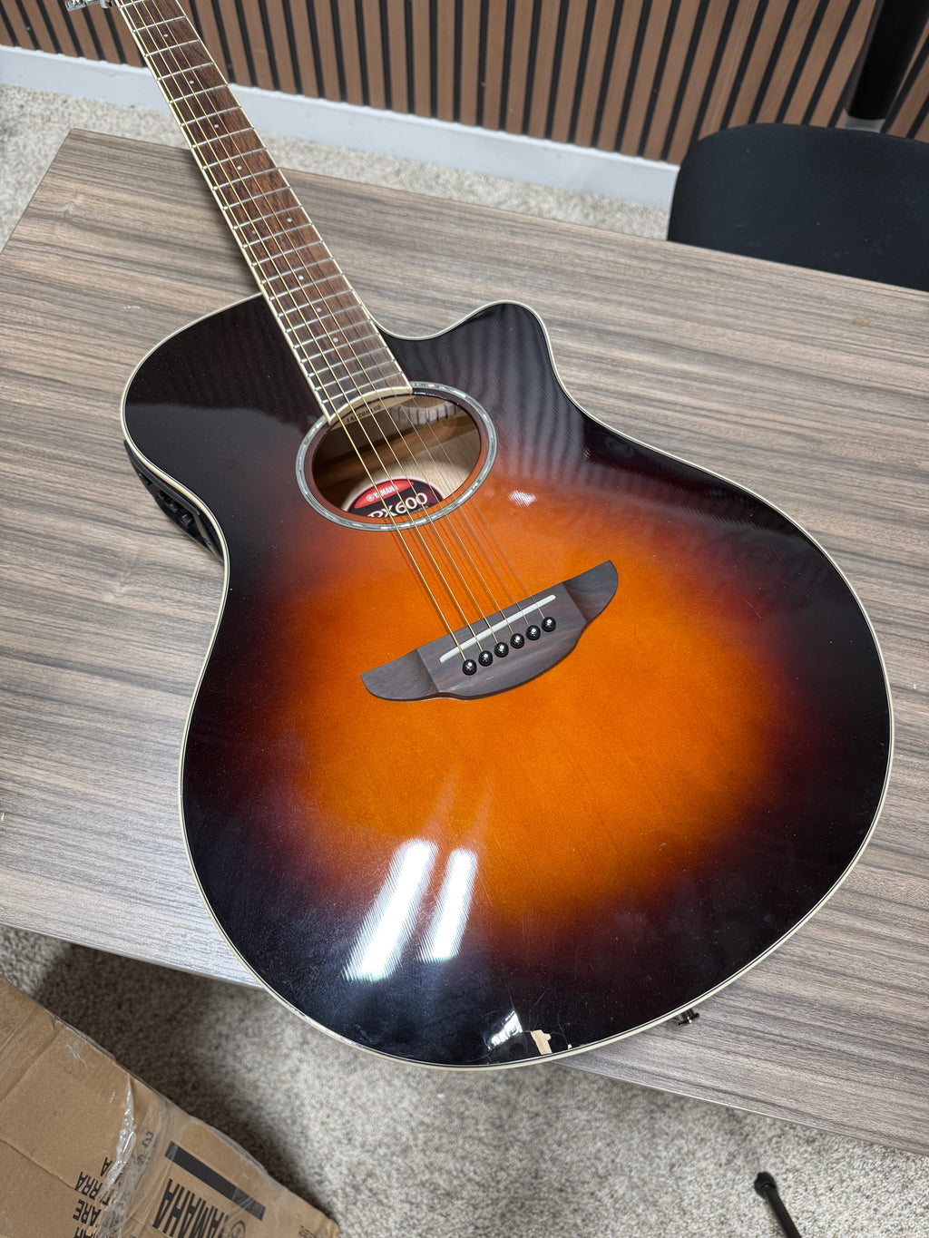 Yamaha APX600 OVS Thin Body Acoustic-Electric Guitar, Old Violin Sunburst