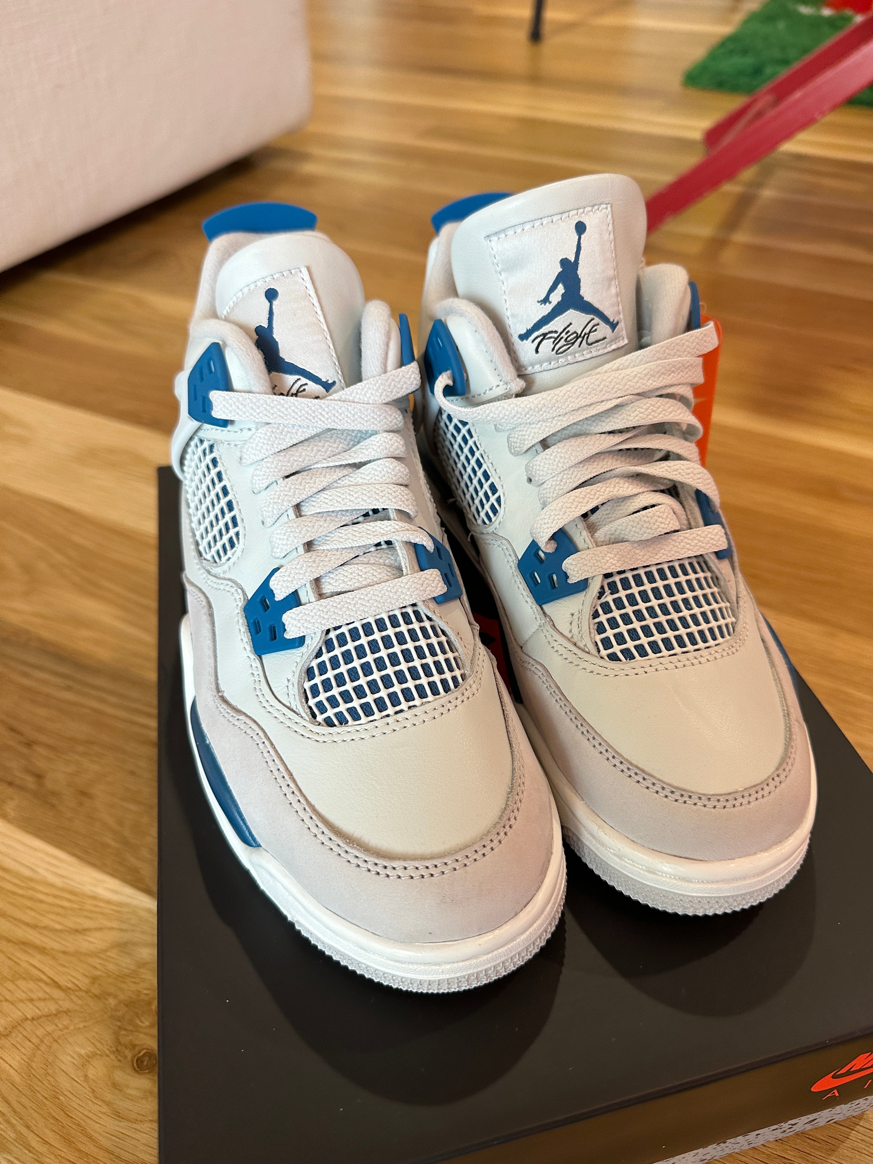 Jordan 4 Retro Military Blue (2024) Sz 5.5Y (GS)