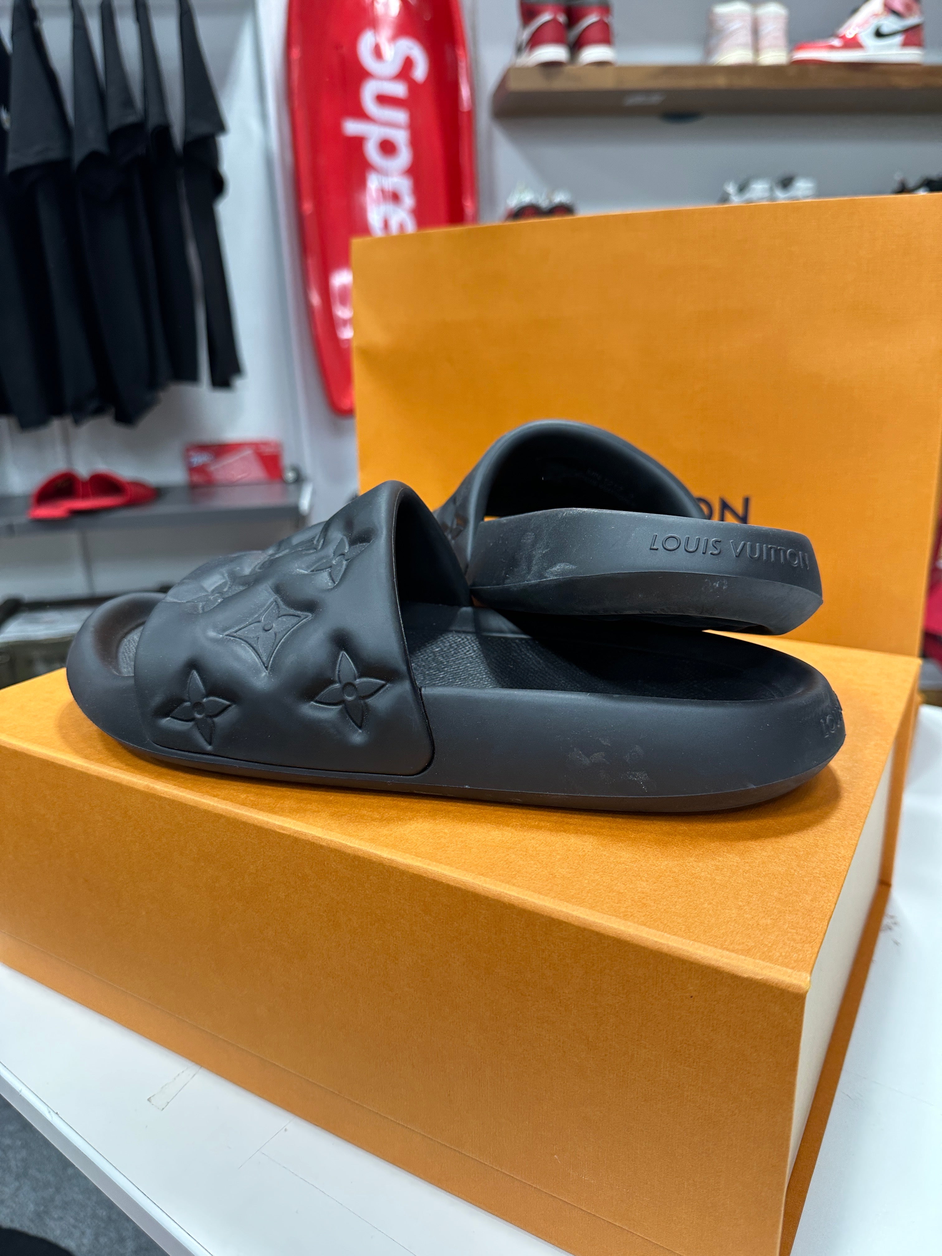 Louis Vuitton Waterfront Mule Sz LV 9 (Normal Sz 11)