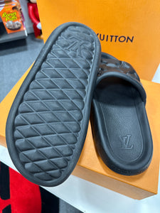 Louis Vuitton Waterfront Mule Sz LV 9 (Normal Sz 11)