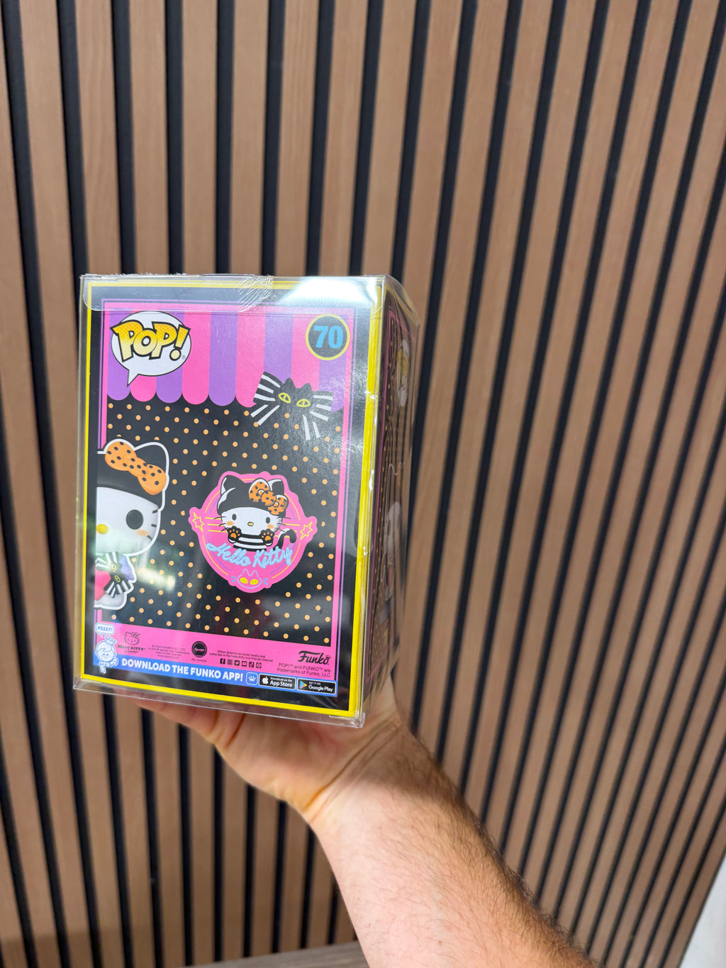 Funko Pop! Sanrio: Hello Kitty - Hello Kitty with Gift (BLKLT) Figure
