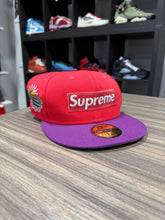 Load image into Gallery viewer, Supreme 2-Tone Box Logo New Era &#39;Coral&#39; Sz 7 1/4
