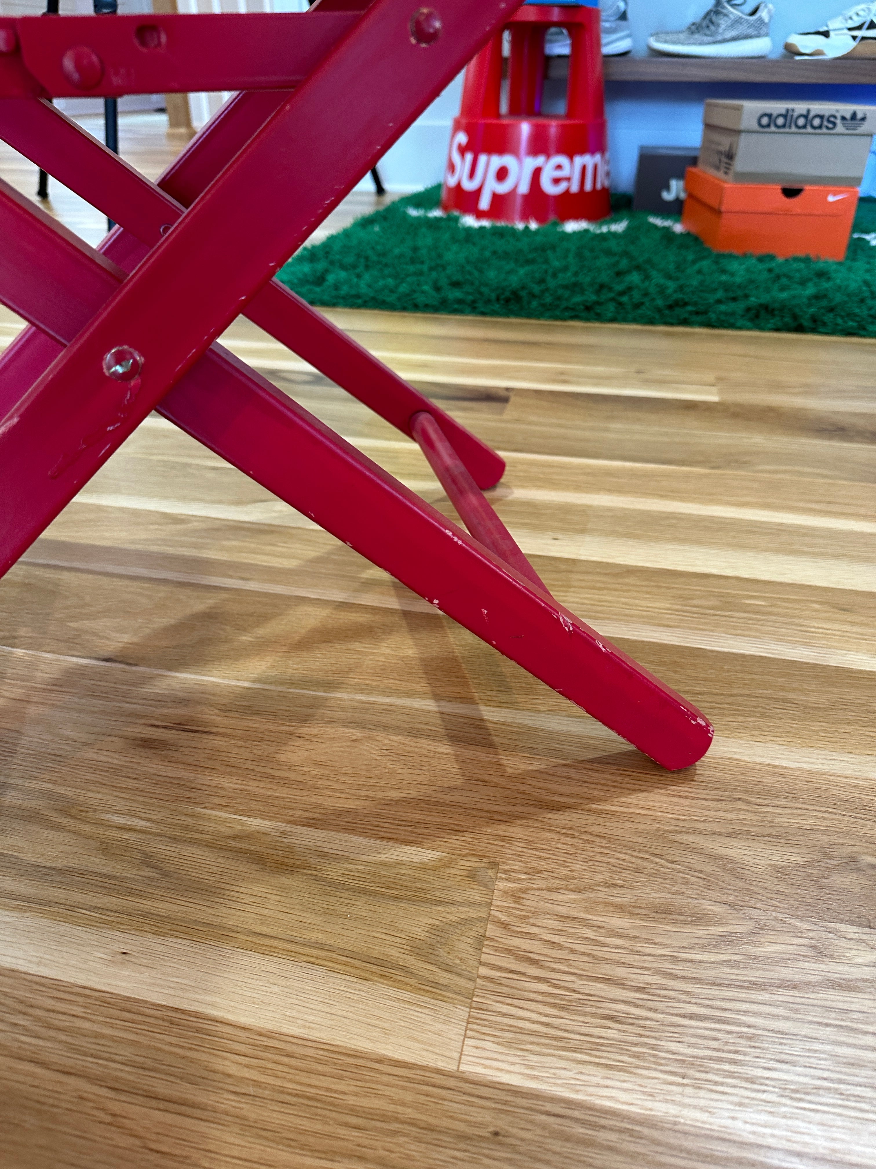 Supreme Director's Chair Red