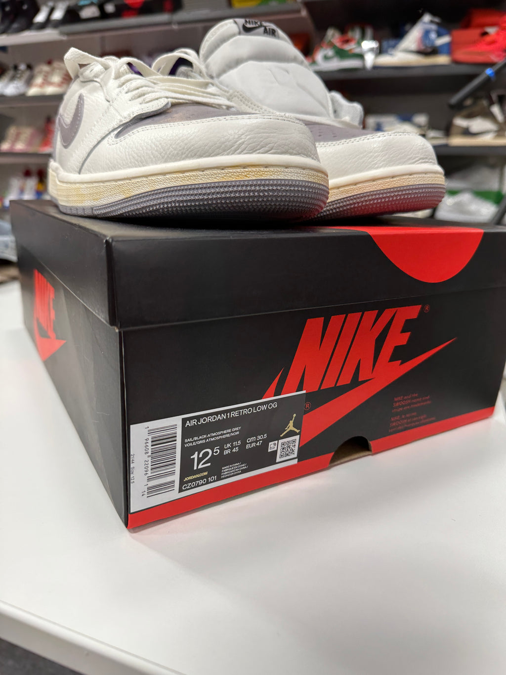 Jordan 1 Retro Low OG Atmosphere Grey sz 12.5