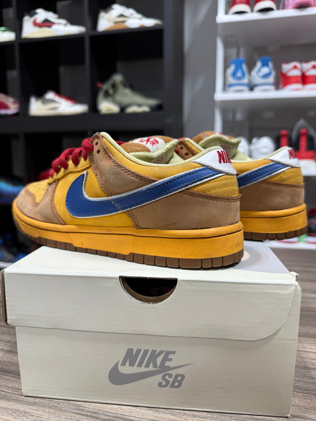 Nike SB Dunk Low New Castle Sz 6 Rep Box