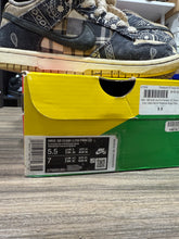 Load image into Gallery viewer, Nike SB Dunk Low Travis Scott Sz 5.5

