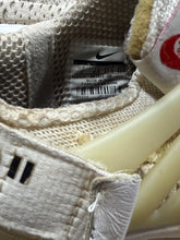 Load image into Gallery viewer, Nike x Off White Presto White Sz 5
