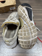 Load image into Gallery viewer, Nike x Off White Presto White Sz 5
