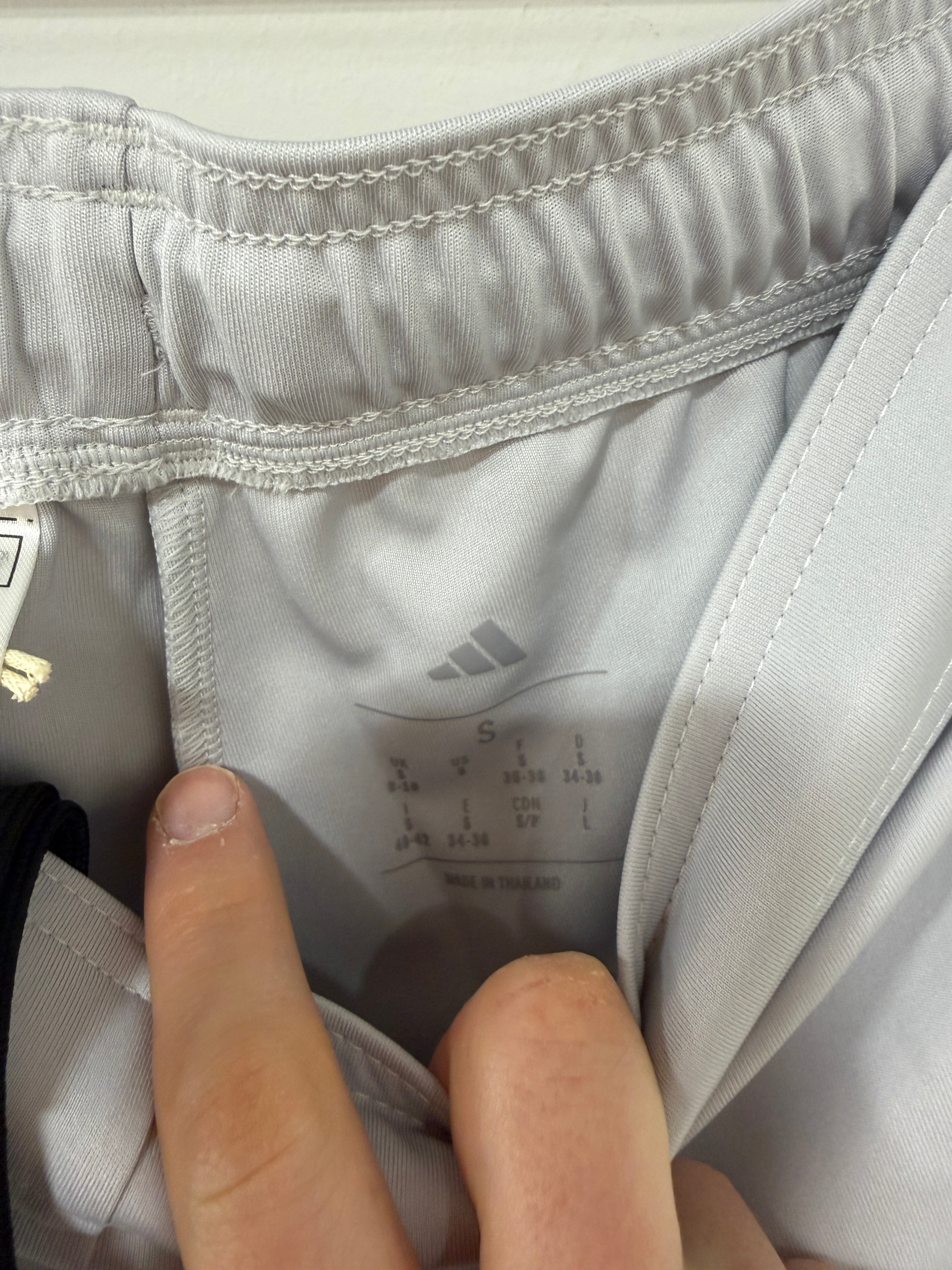 Adidas Cuent26 Shorts Women's Sz S