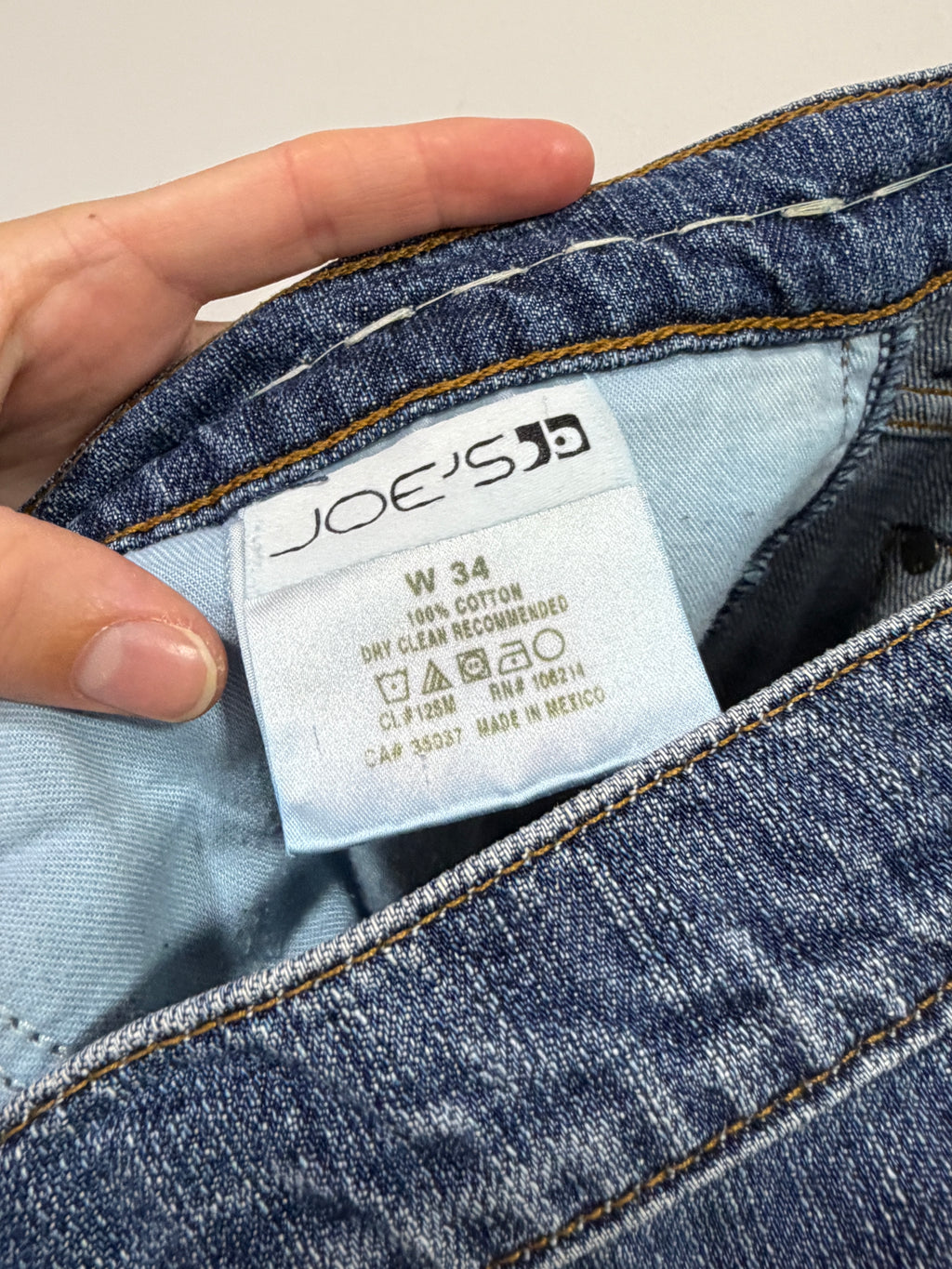 Joe's medium-wash denim bootcut jeans sz W34