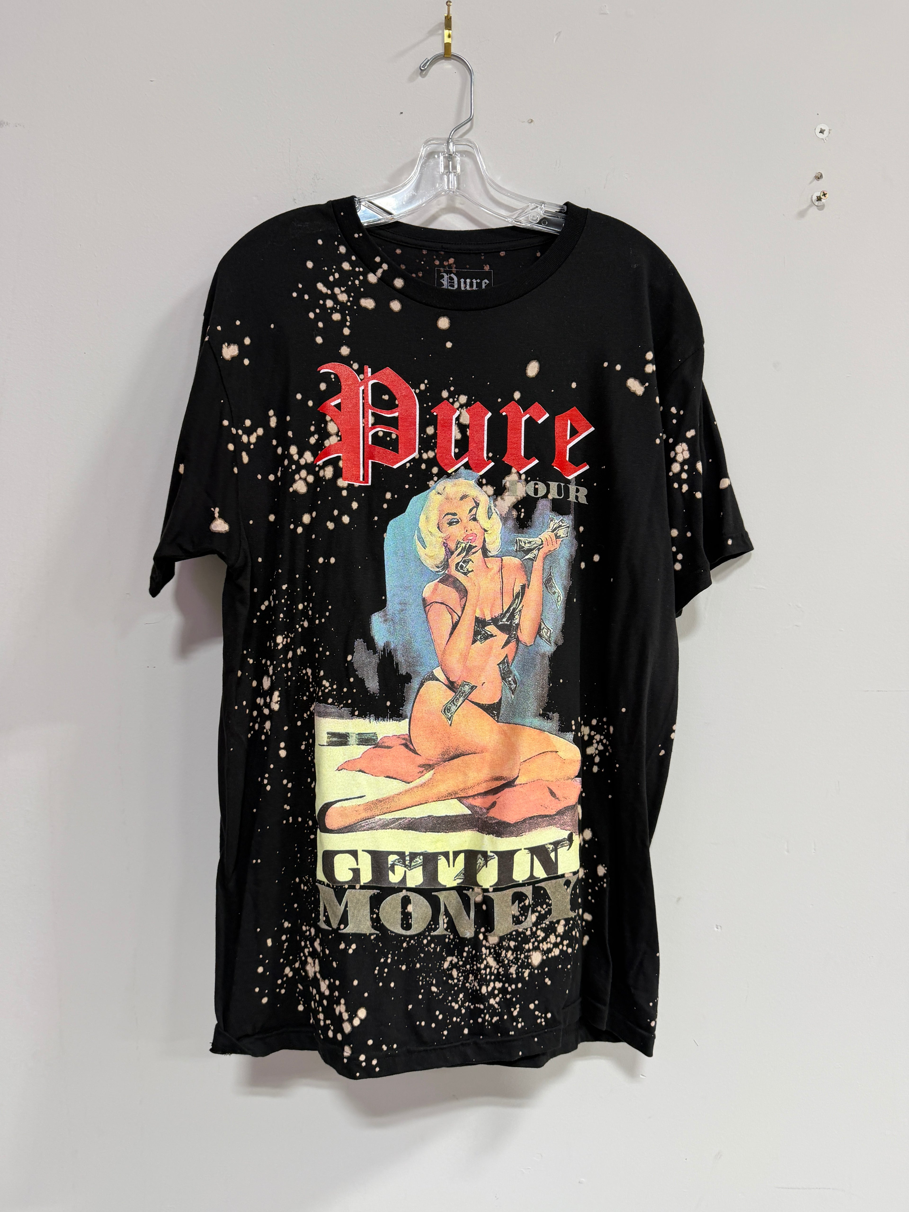 Pure black graphic t-shirt sz M
