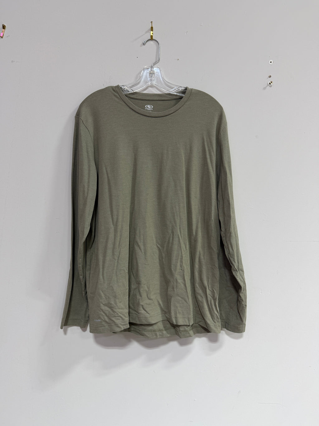 Athletic works long-sleeve crewneck t-shirt sz L