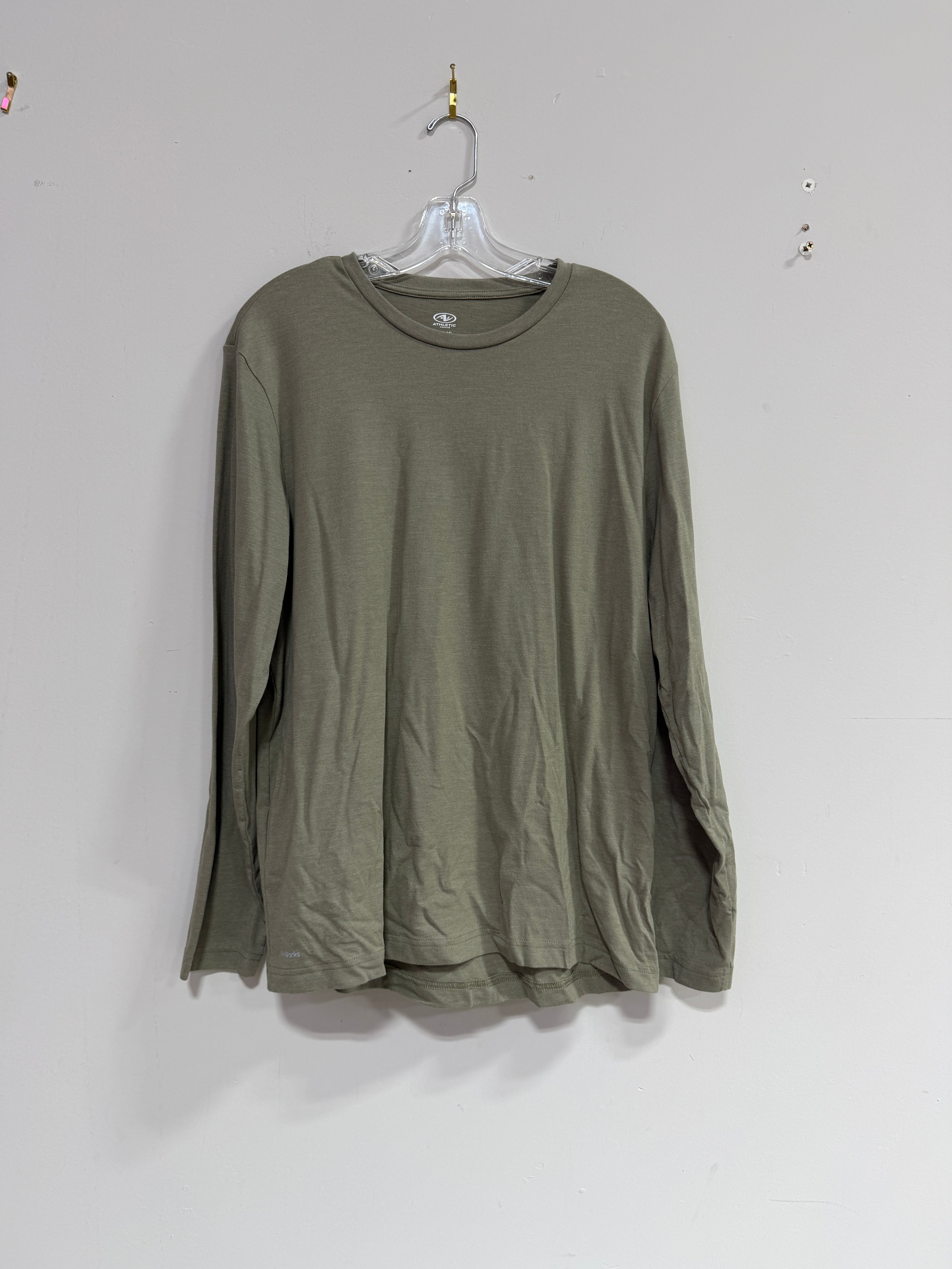 Athletic works long-sleeve crewneck t-shirt sz L