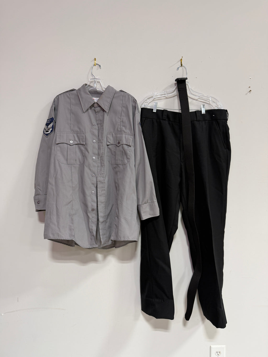 Security uniform: trousers (sz 38), button-down shirt (sz XL), & utility belt