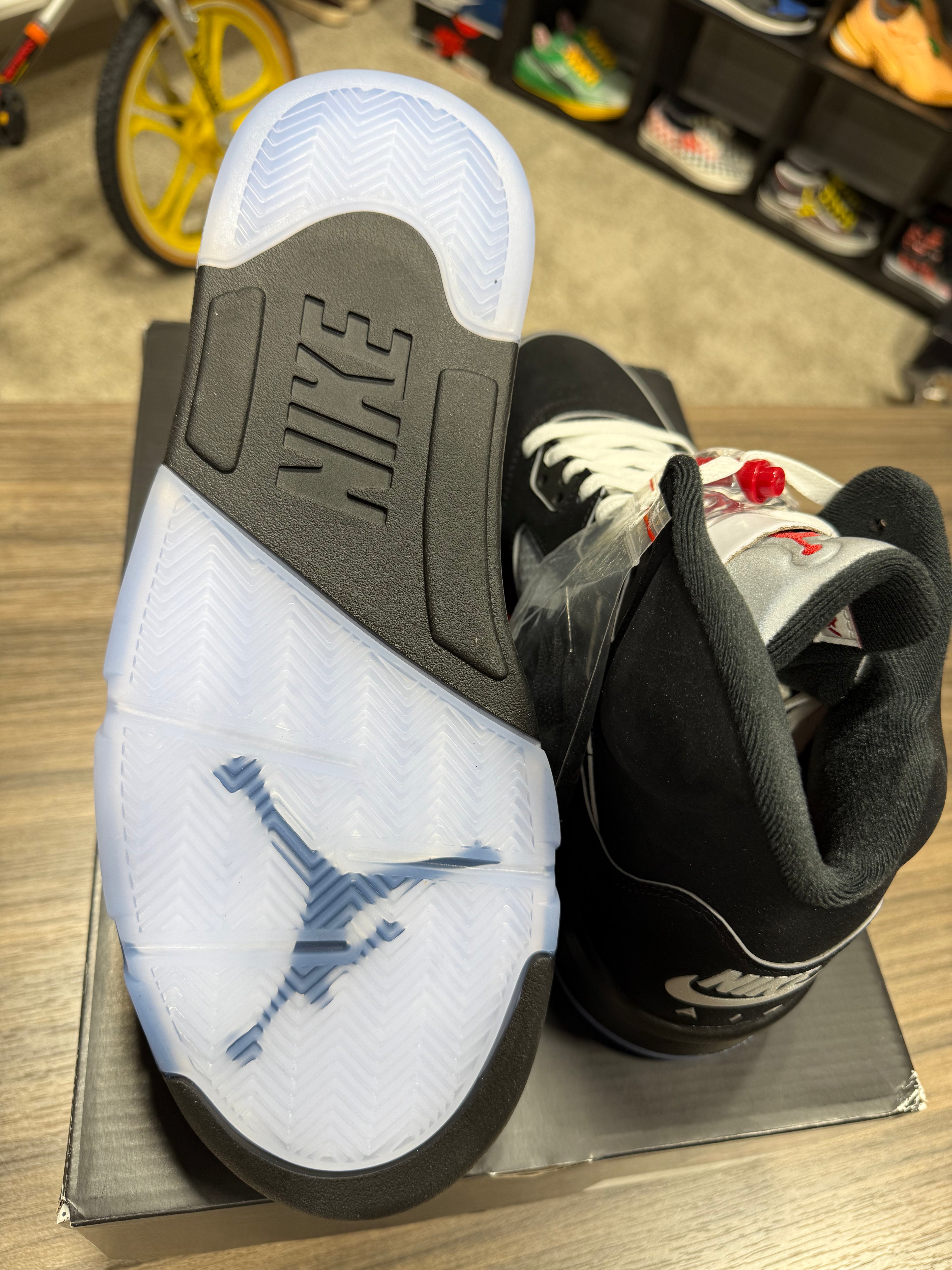 Jordan 5 Reimagined Black Metallic Reimagined Sz 11