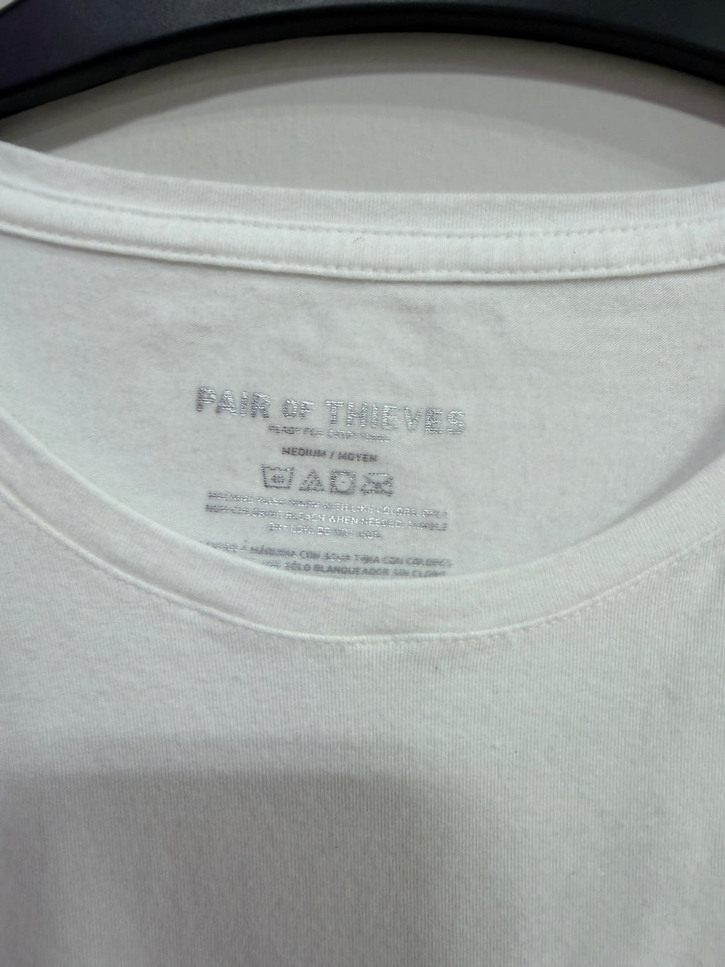 Pair of Thieves white crewneck short-sleeve t-shirt sz M