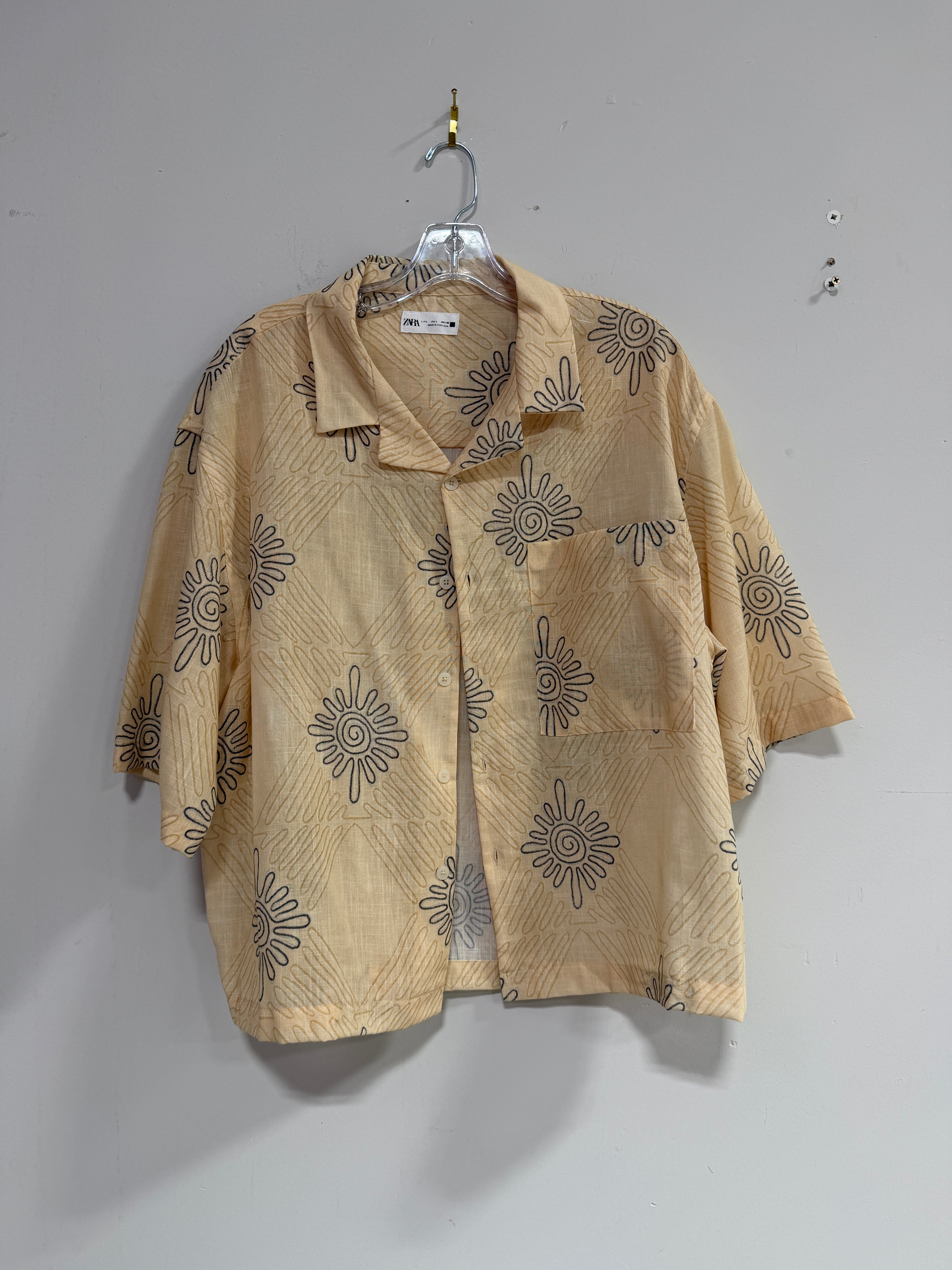 Zara short-sleeved beige camp-collar shirt men's sz L