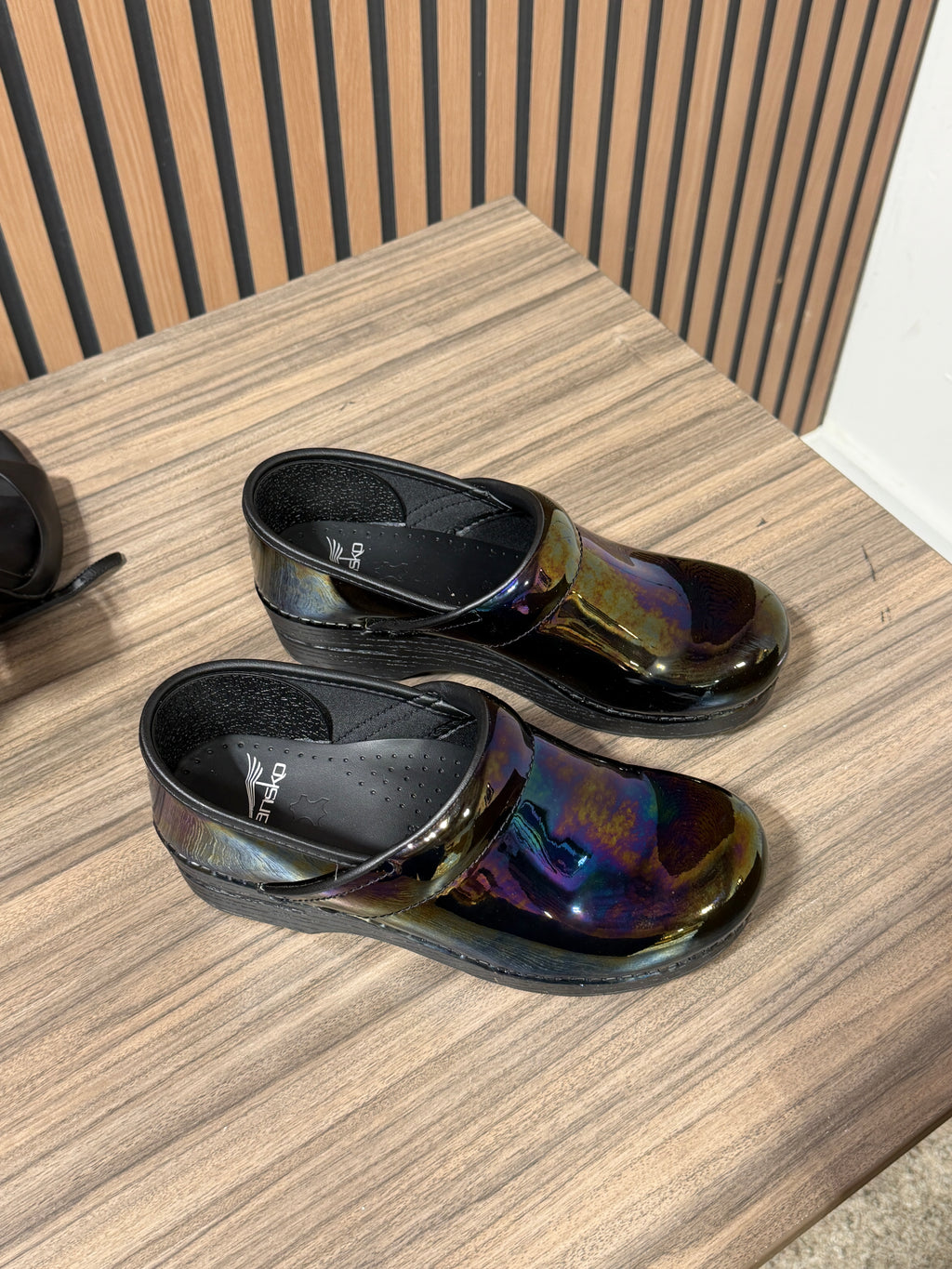 Dansko Professional Clogs in petrol patent women's sz 38