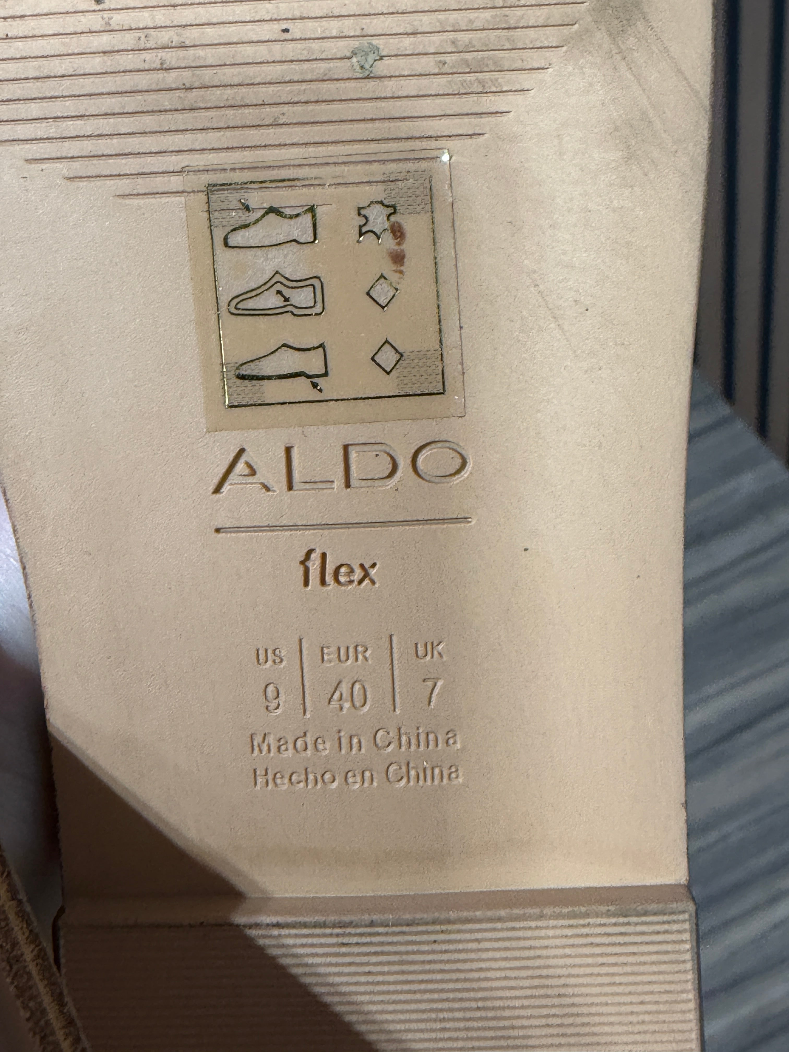 ALDO Elenaa flat sandals women's sz 9