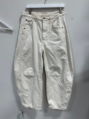 We The Free by Free People "Good Luck" Mid-Rise Barrel Jeans - Milk White sz 29
