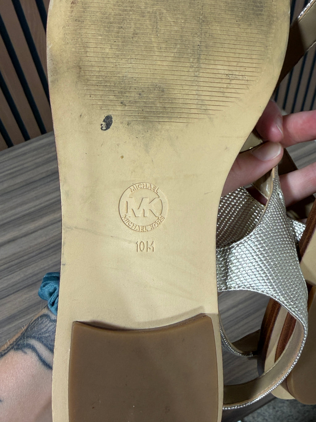 MICHAEL Michael Kors MK Plate Flat Thong Sandals sz 10
