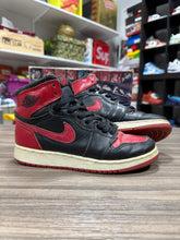 Load image into Gallery viewer, Jordan 1 High Bred 1994 Sz 4
