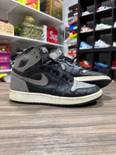 Load image into Gallery viewer, Jordan 1 High Shadow Sz 5y No Box
