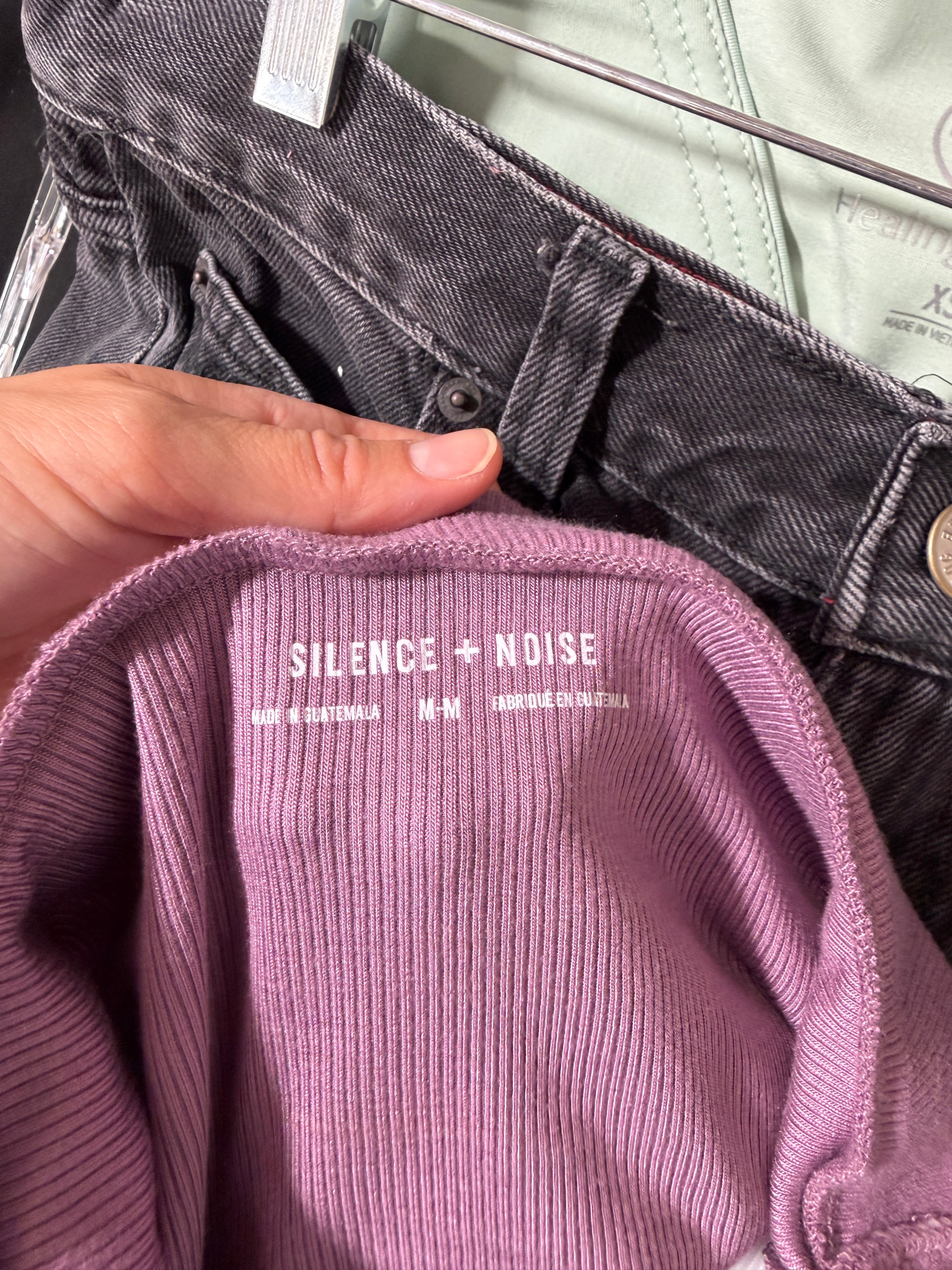 Silence + Noise  mauve-purple ribbed knit halter tank top sz M