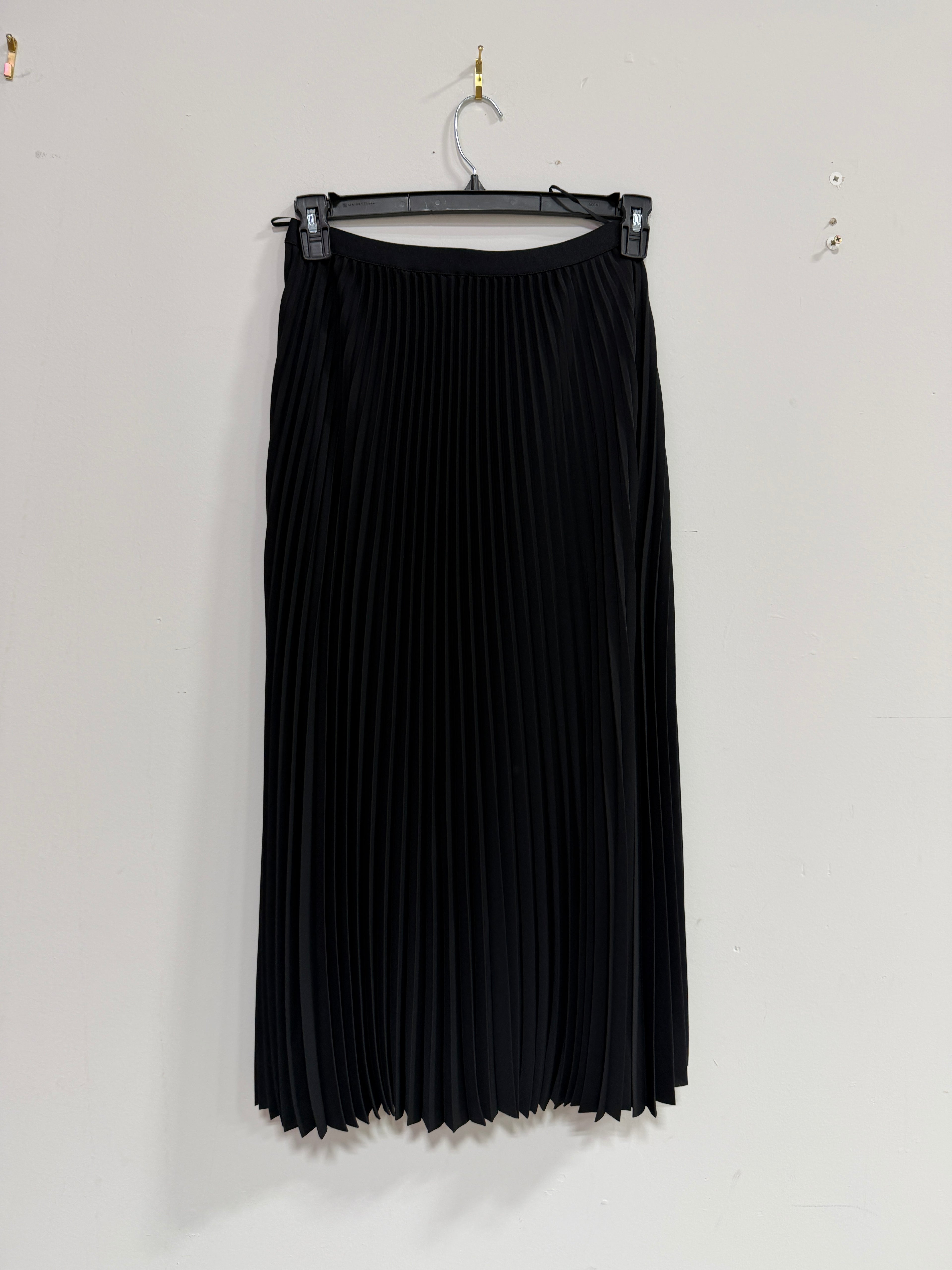 Aritzia Babaton black Sculpt Knit tank top sz S