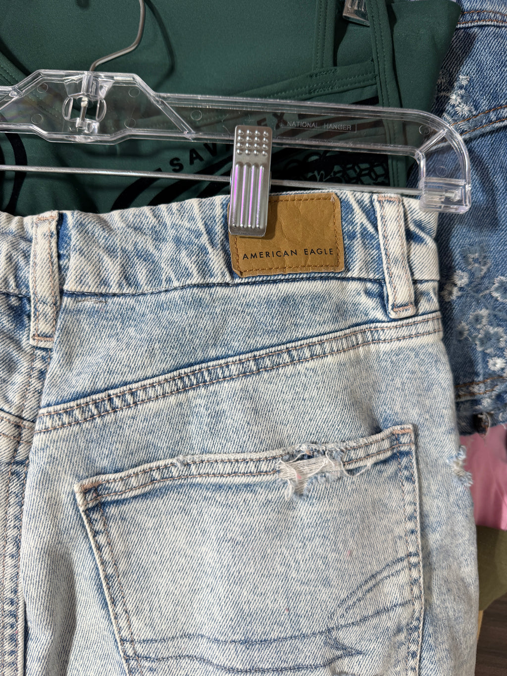 American Eagle light blue, acid-wash denim shorts women's sz 8