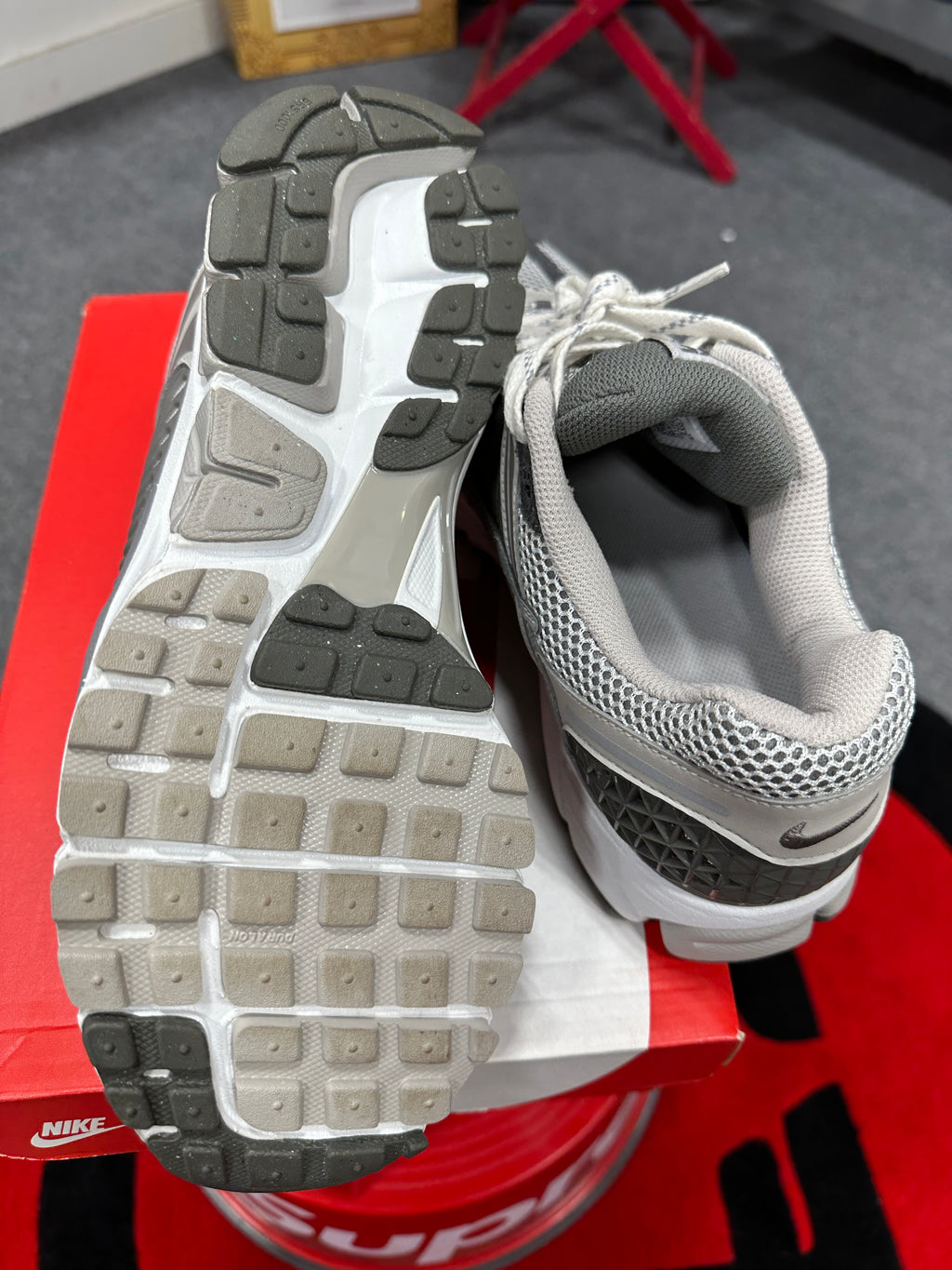 Nike Zoom Vomero 5 Sz 11