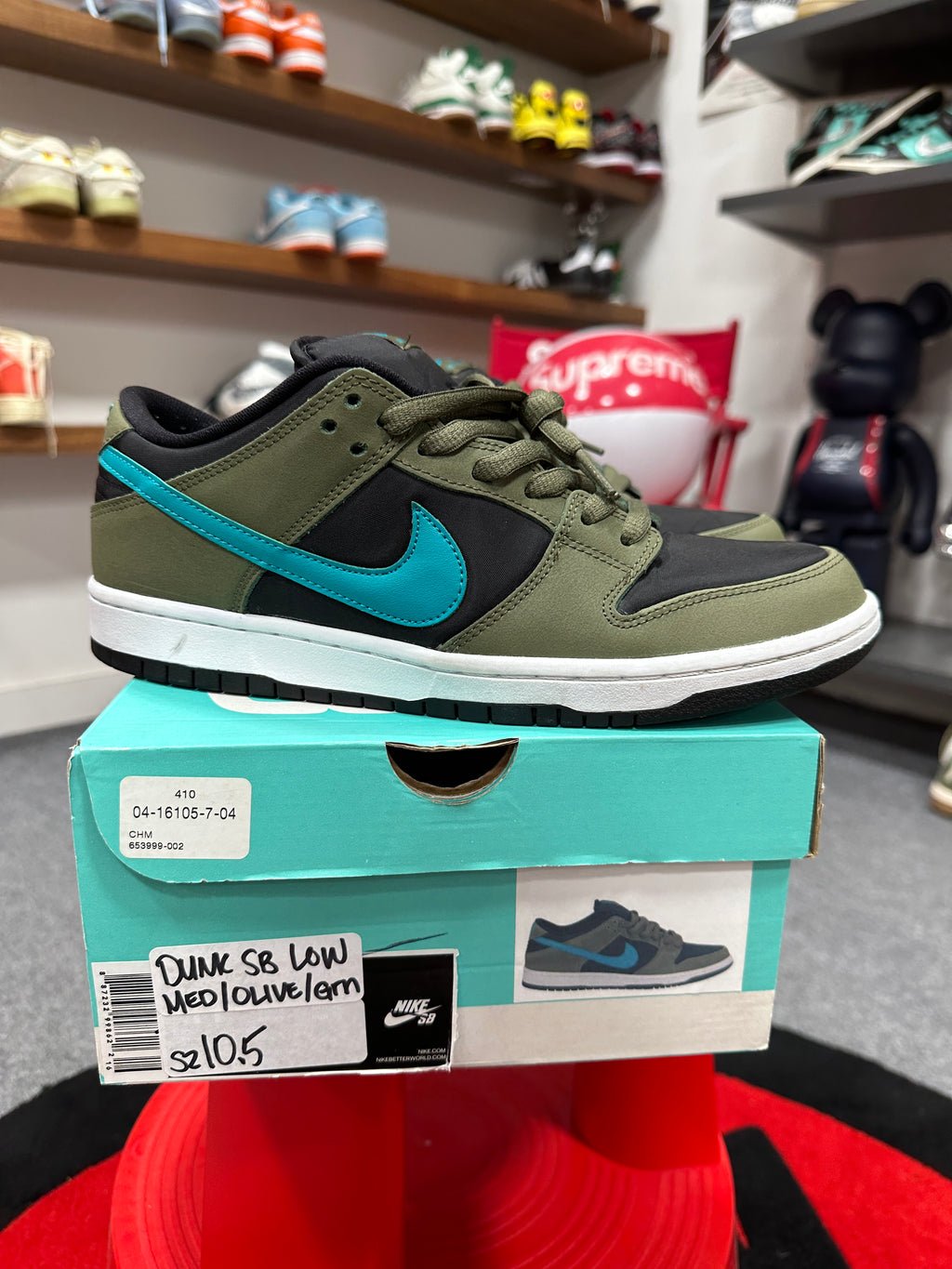 Nike SB Dunk Low Med Olive Sz 10.5