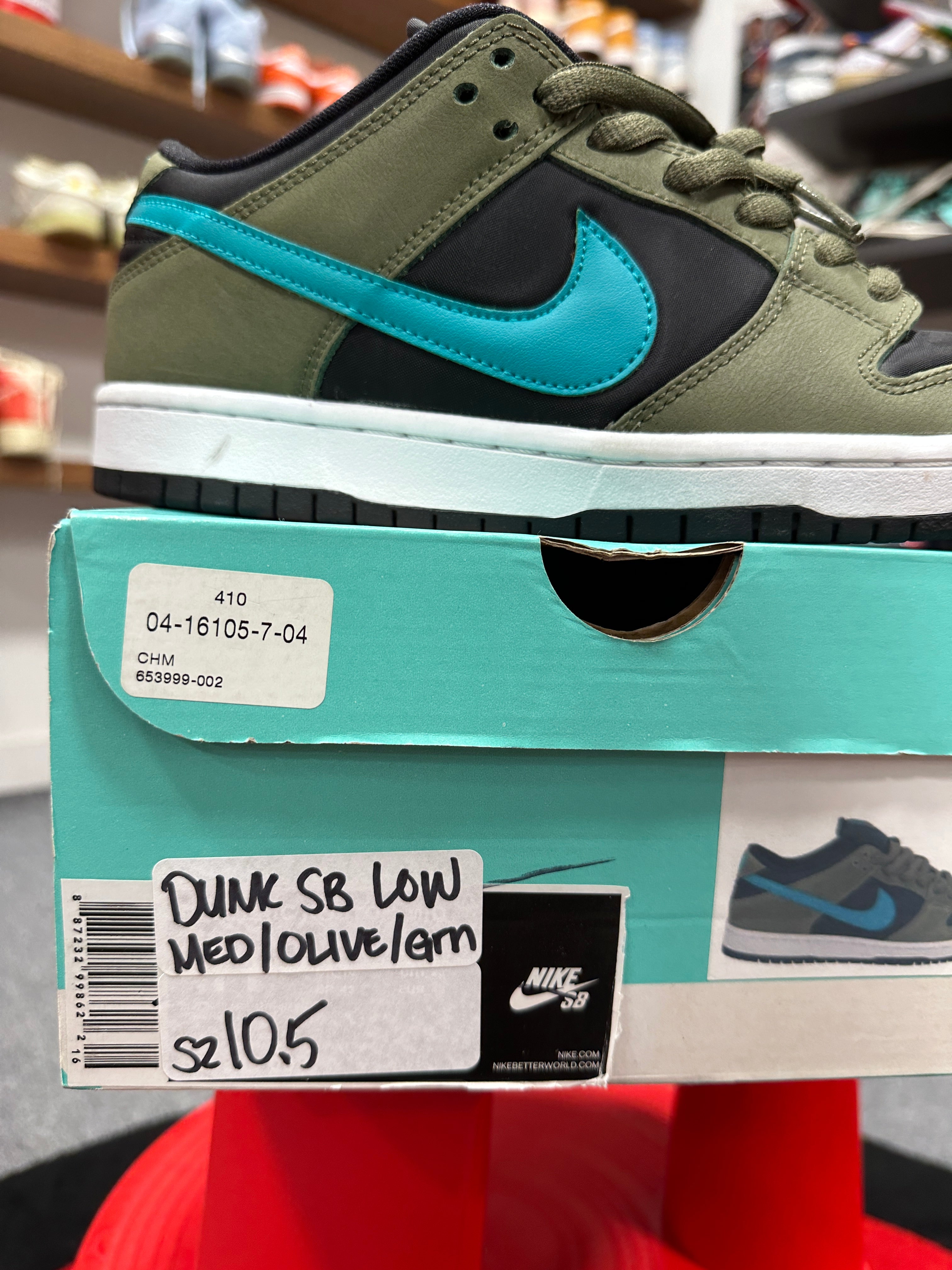 Nike SB Dunk Low Med Olive Sz 10.5