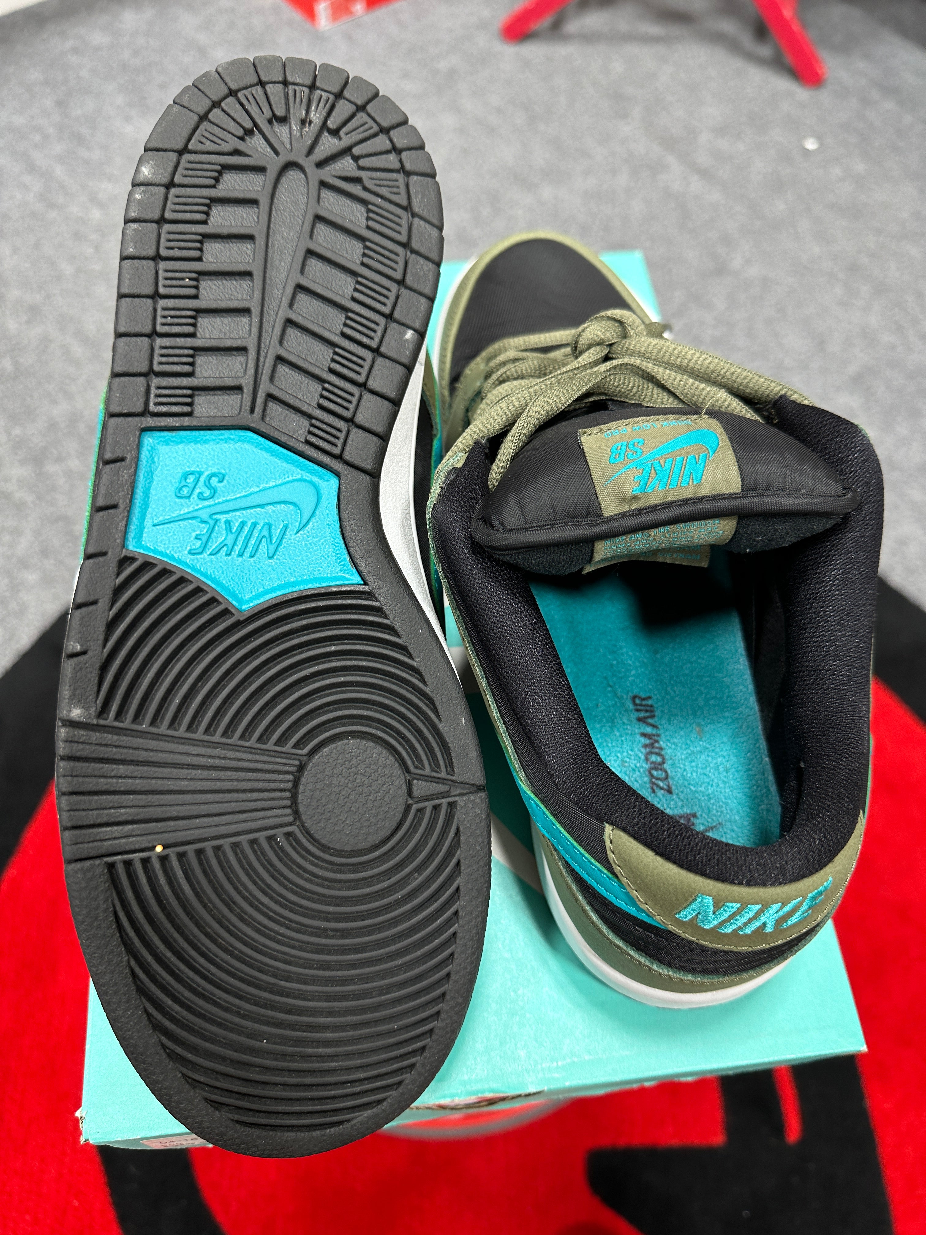 Nike SB Dunk Low Med Olive Sz 10.5