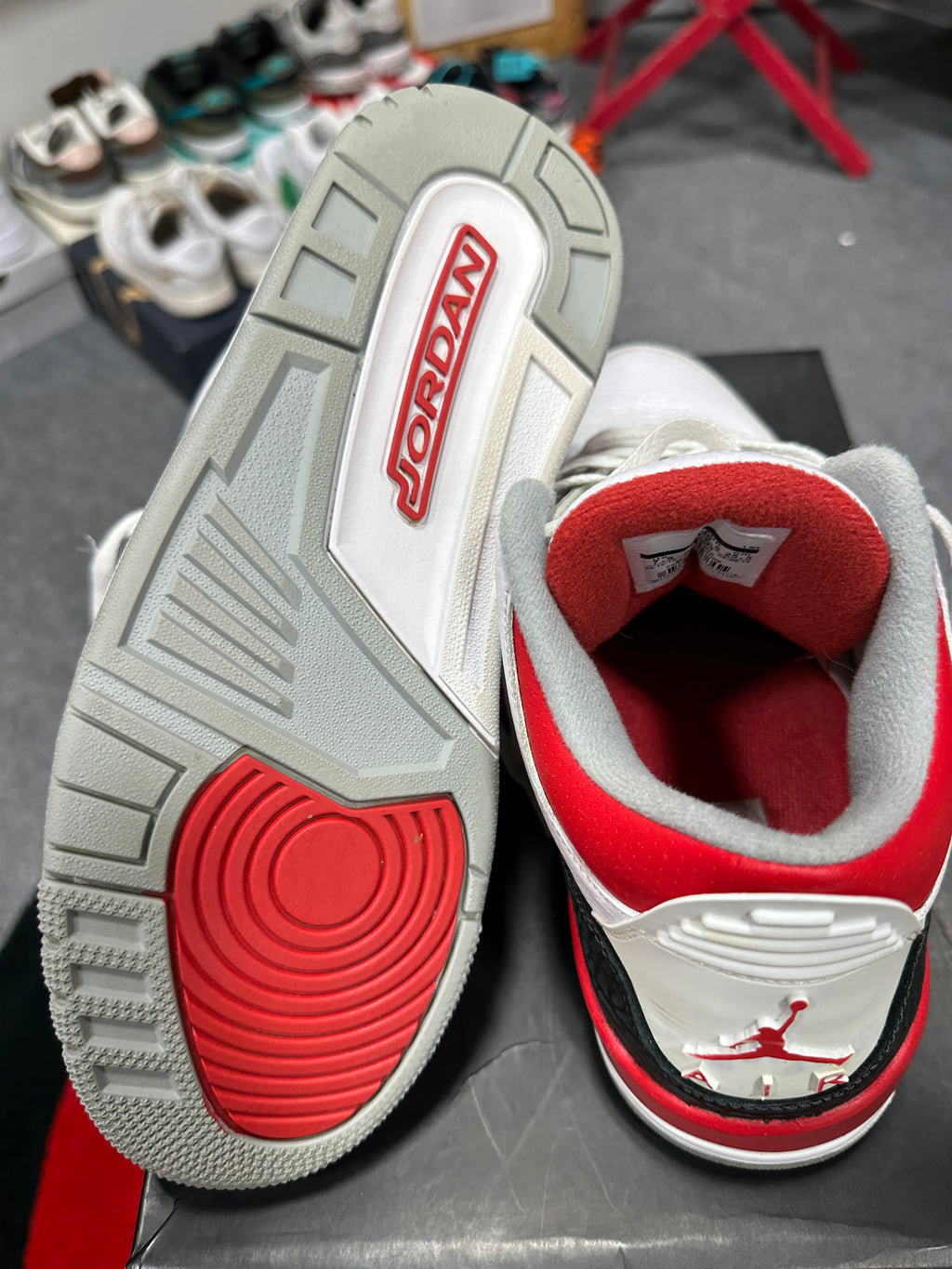 Jordan 3 Fire Red Sz 7.5