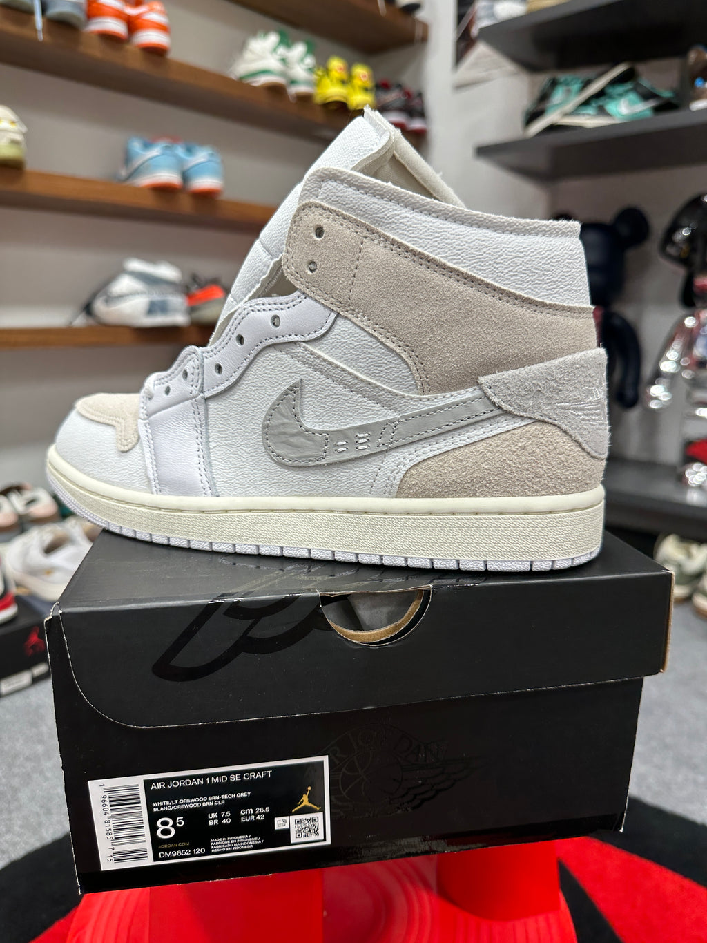 Jordan 1 Mid Craft Sz 8.5