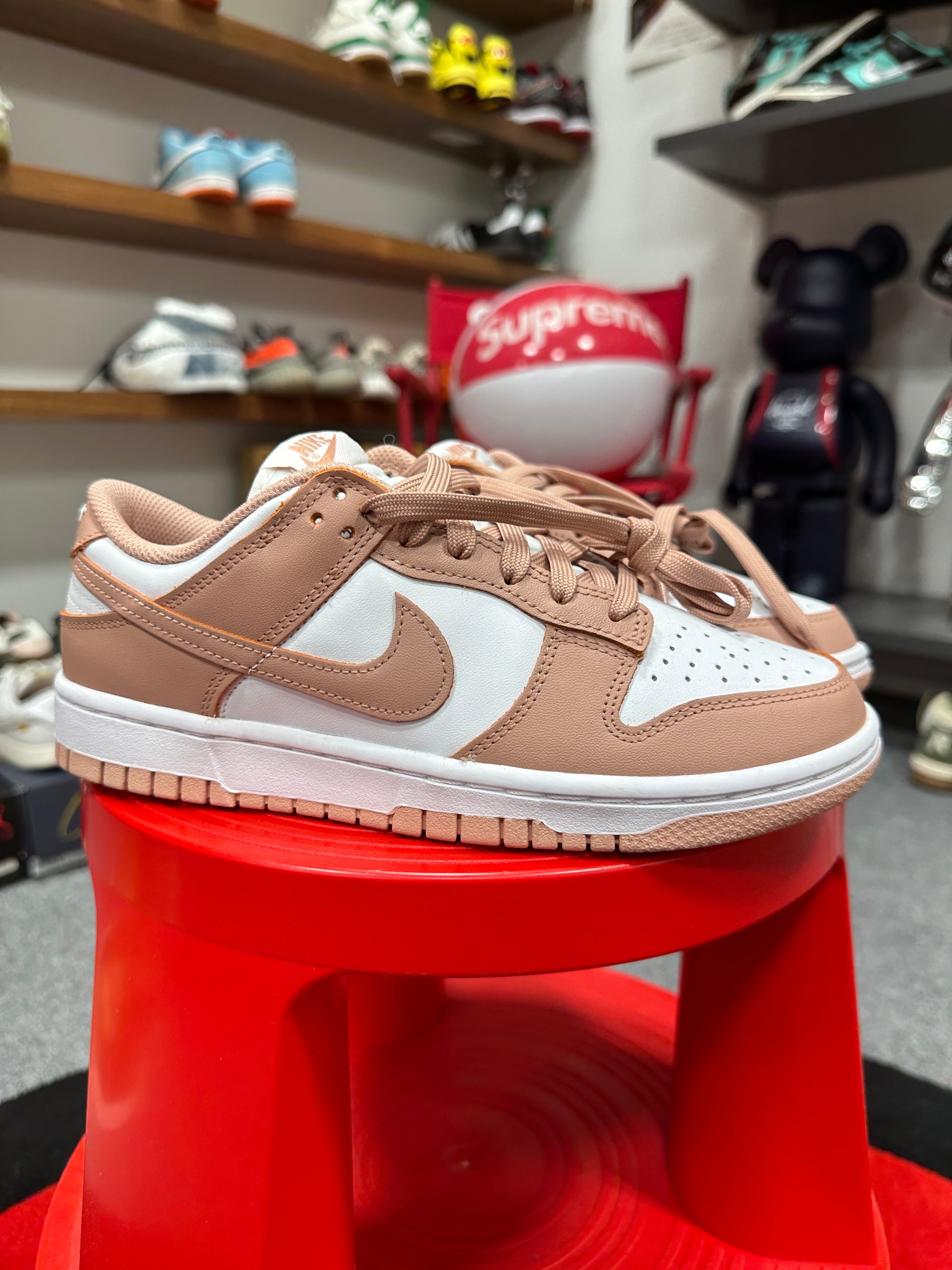 Wmns Dunk Low Pink Sz 7.5 NO BOX