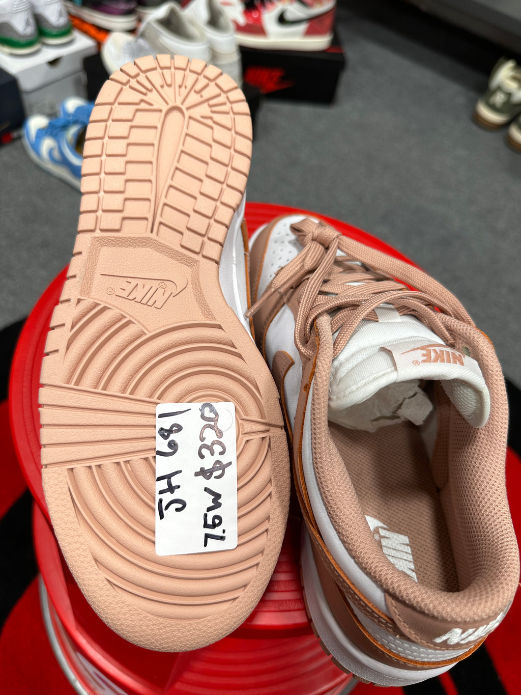 Wmns Dunk Low Pink Sz 7.5 NO BOX