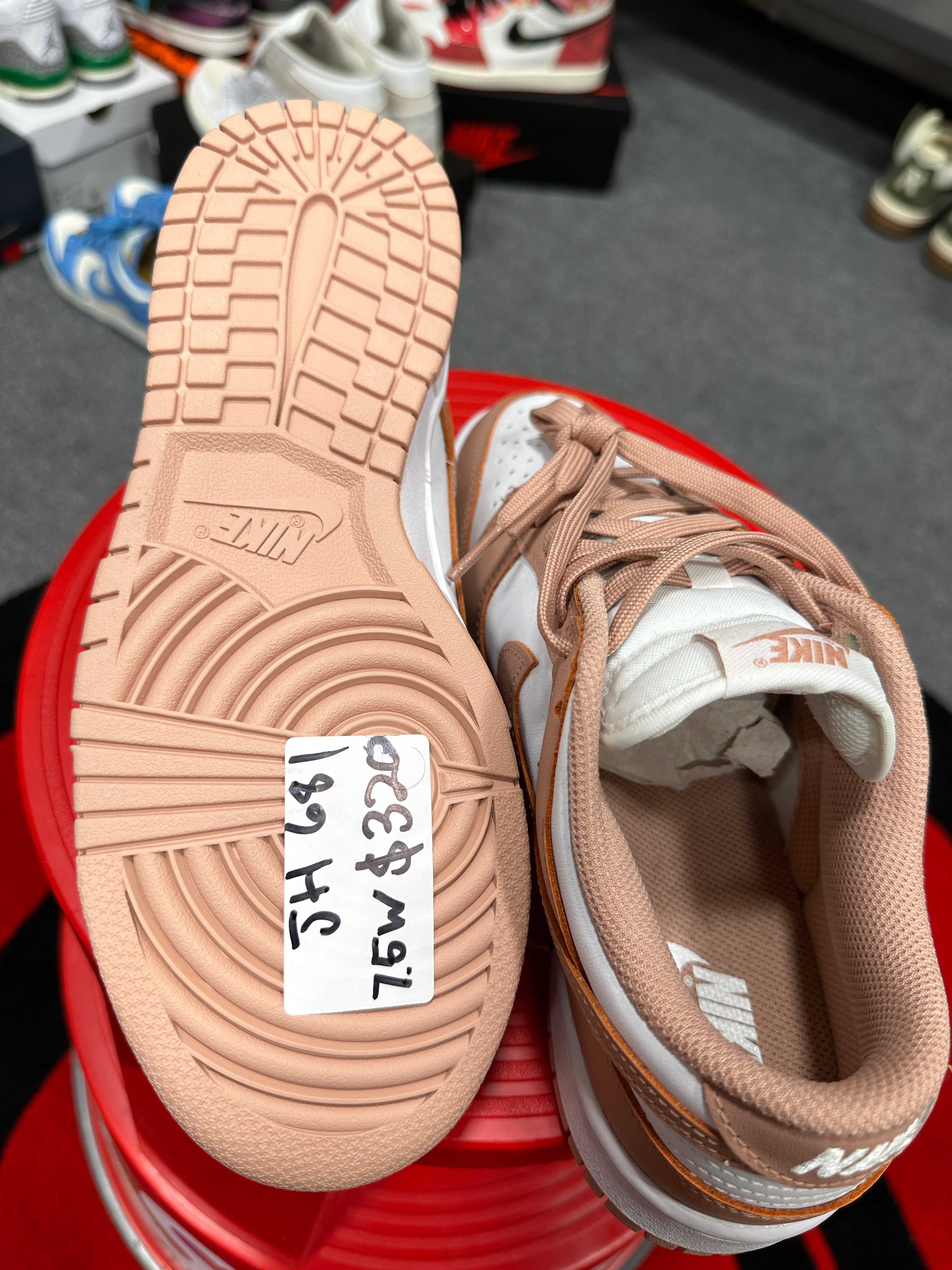 Wmns Dunk Low Pink Sz 7.5 NO BOX