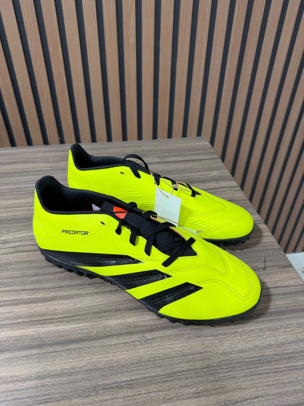 Adidas Predator 24 Club TF Sz 9