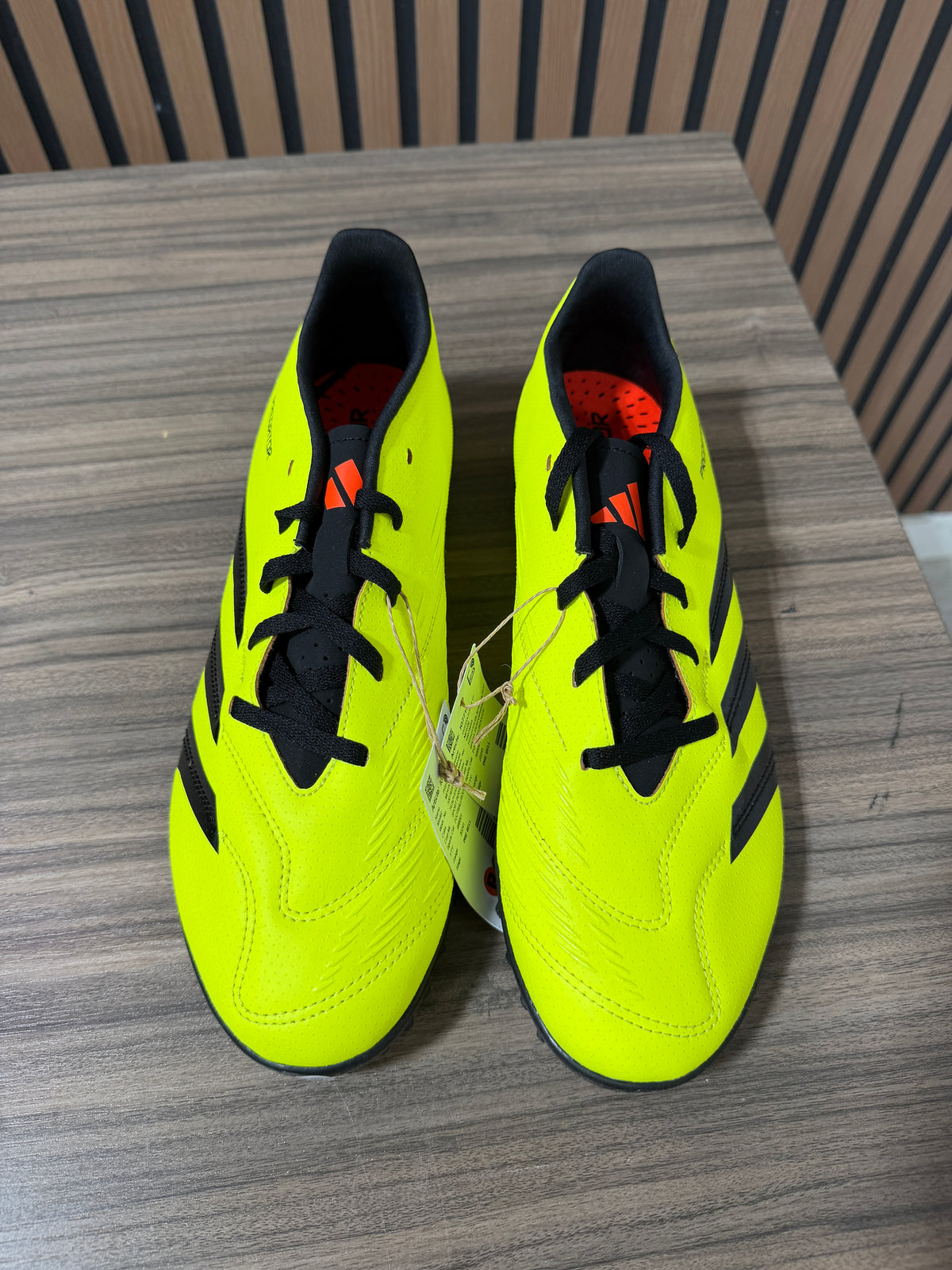 Adidas Predator 24 Club TF Sz 9