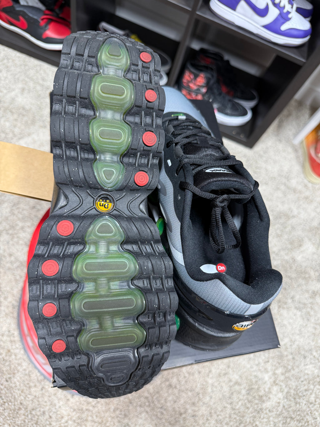 Air Max DN8 Black/Green Sz 11