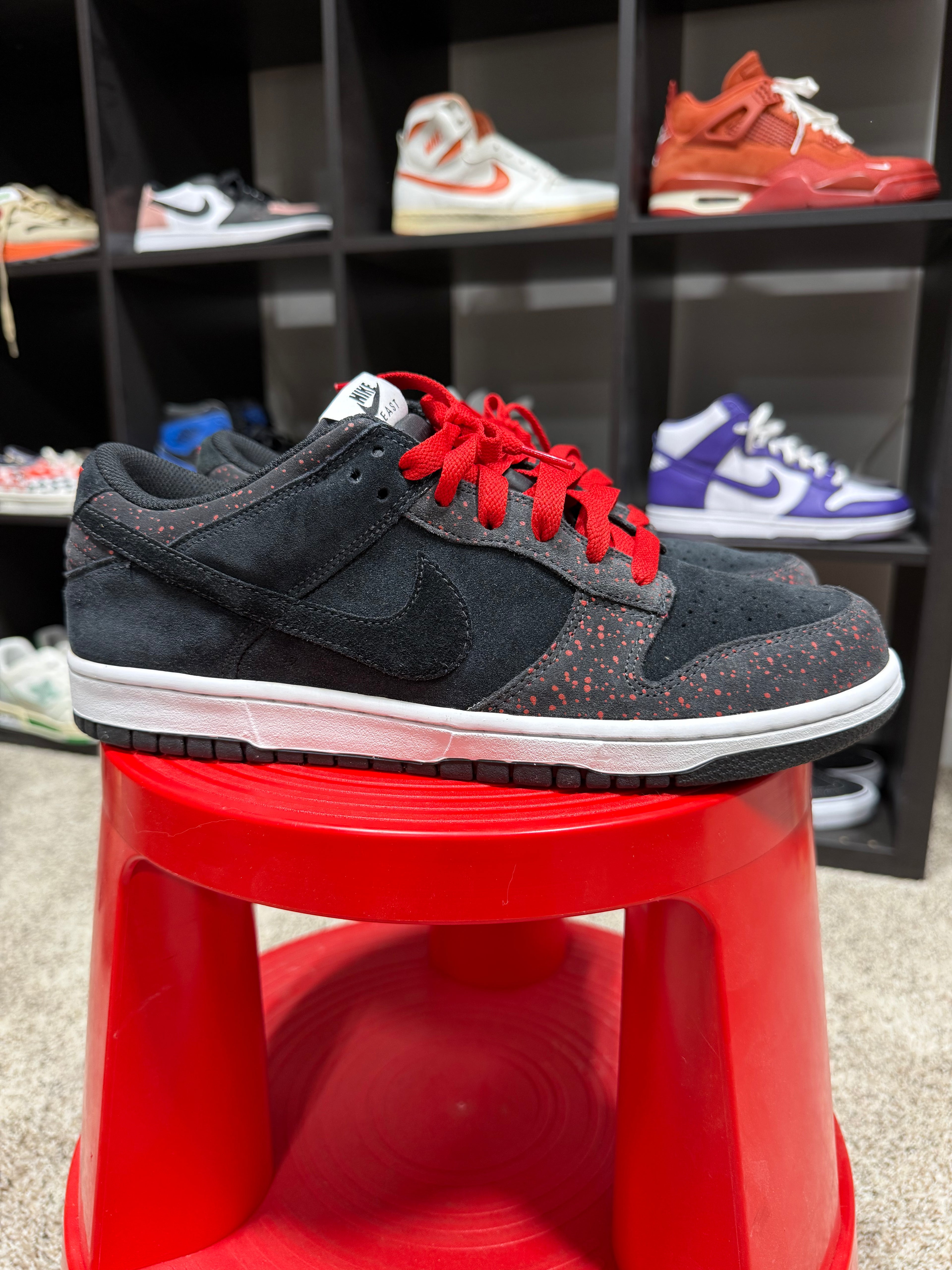 NIKE DUNK LOW CL BLACK SPORT RED SPLATTER Sz 10.5 No Box