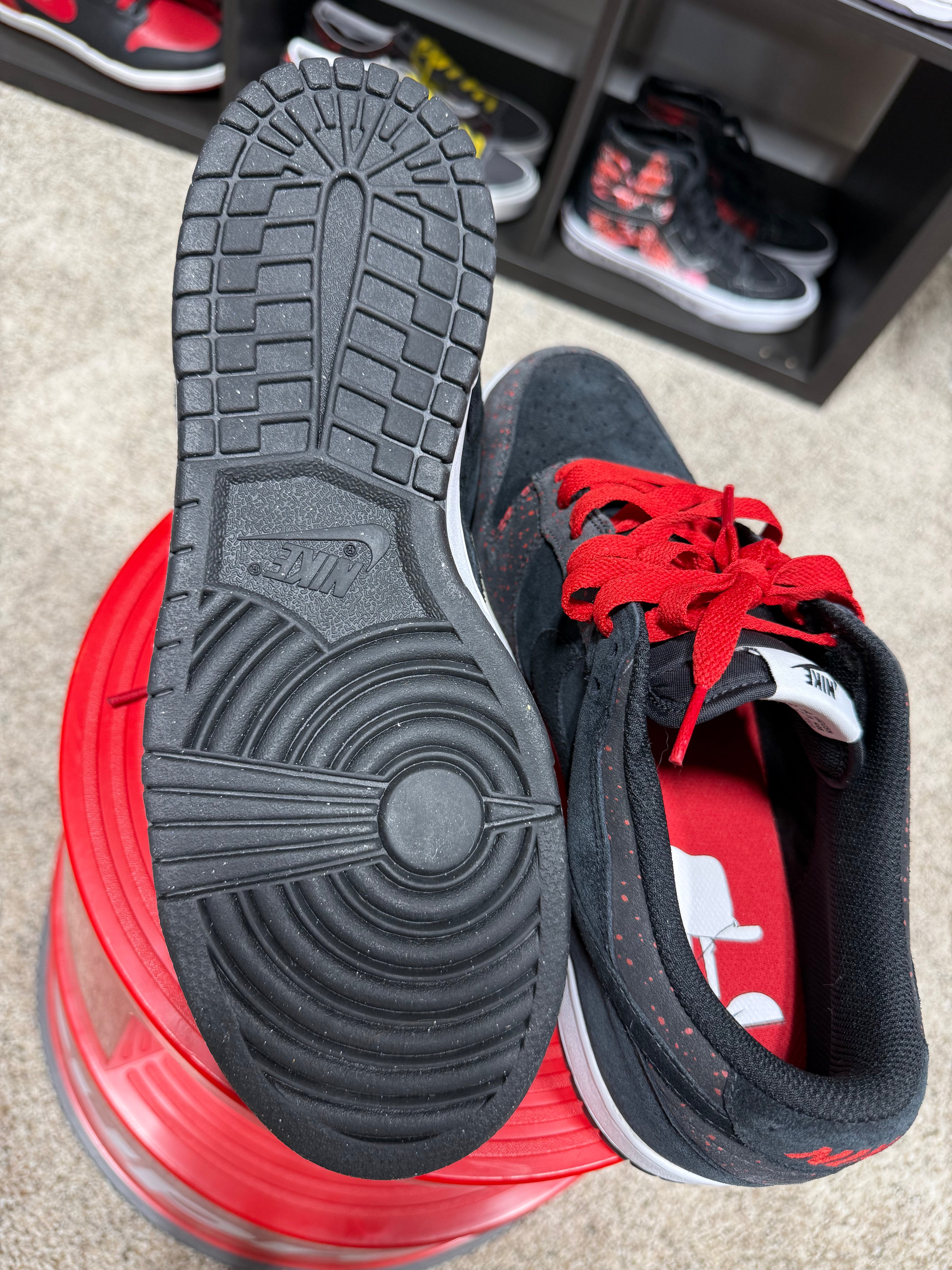 NIKE DUNK LOW CL BLACK SPORT RED SPLATTER Sz 10.5 No Box