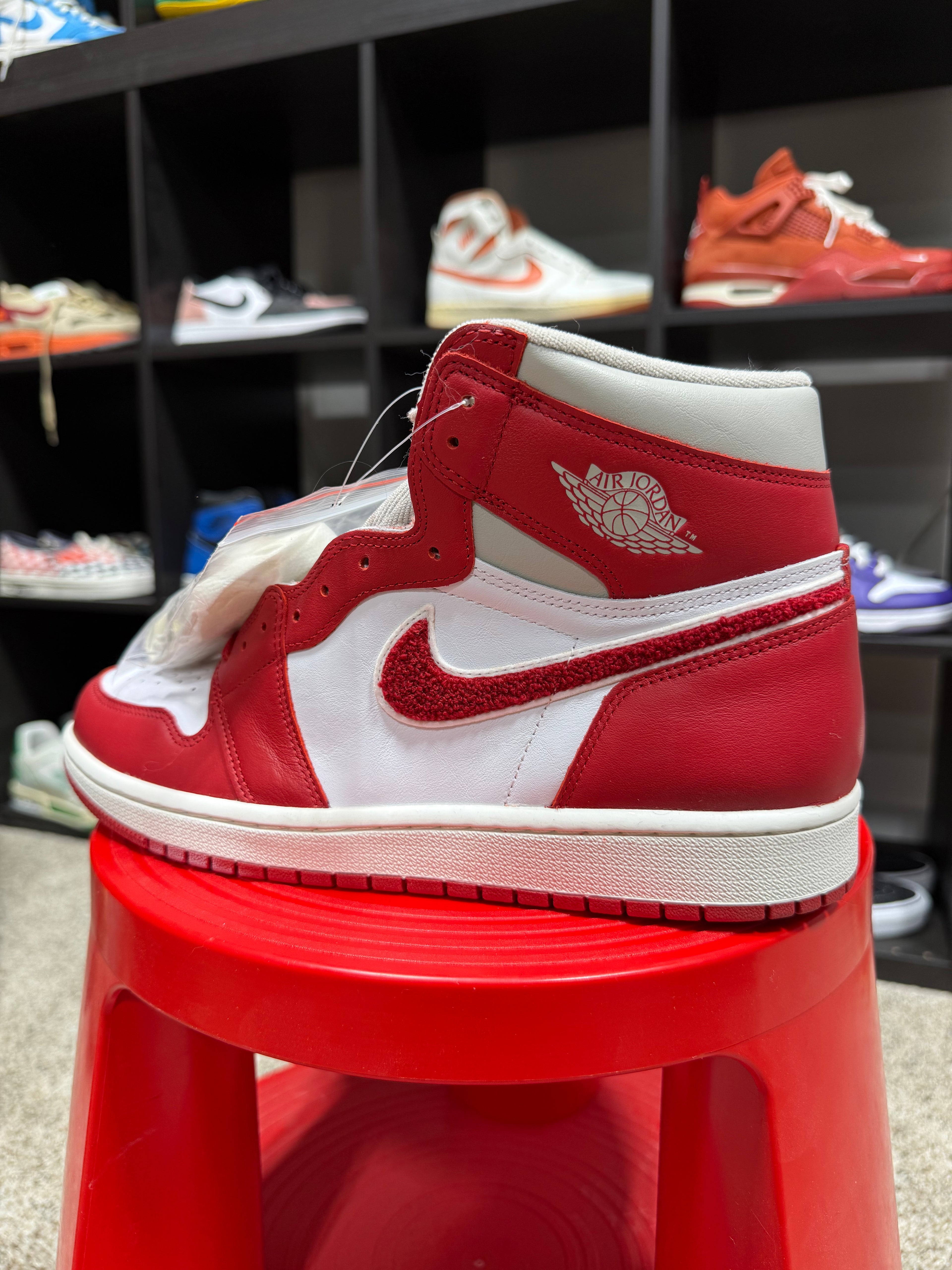 Air Jordan 1 Retro High OG "Varsity" Sz 10/W11.5 No Box