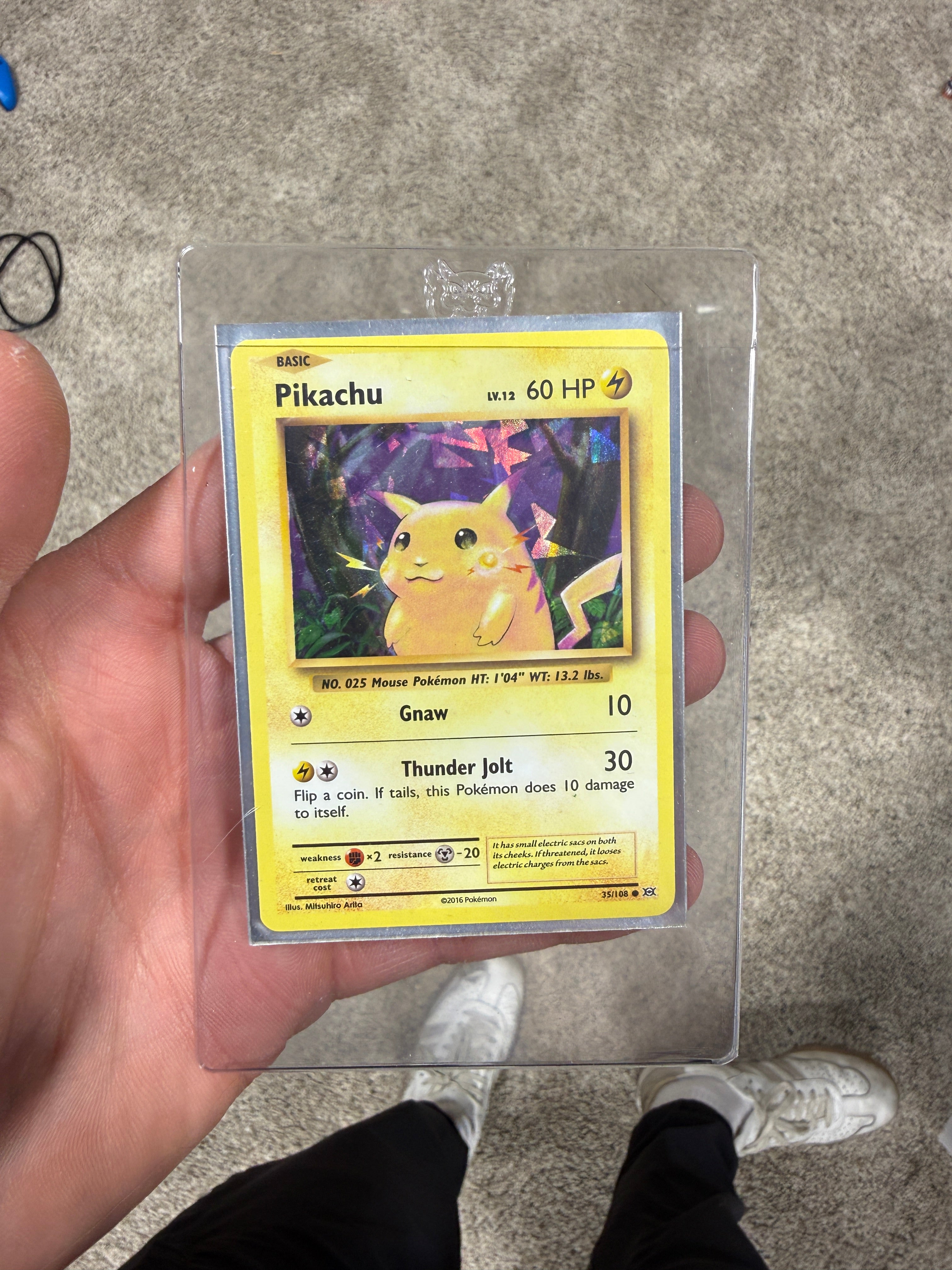 Pikachu - XY - Evolutions (EVO)