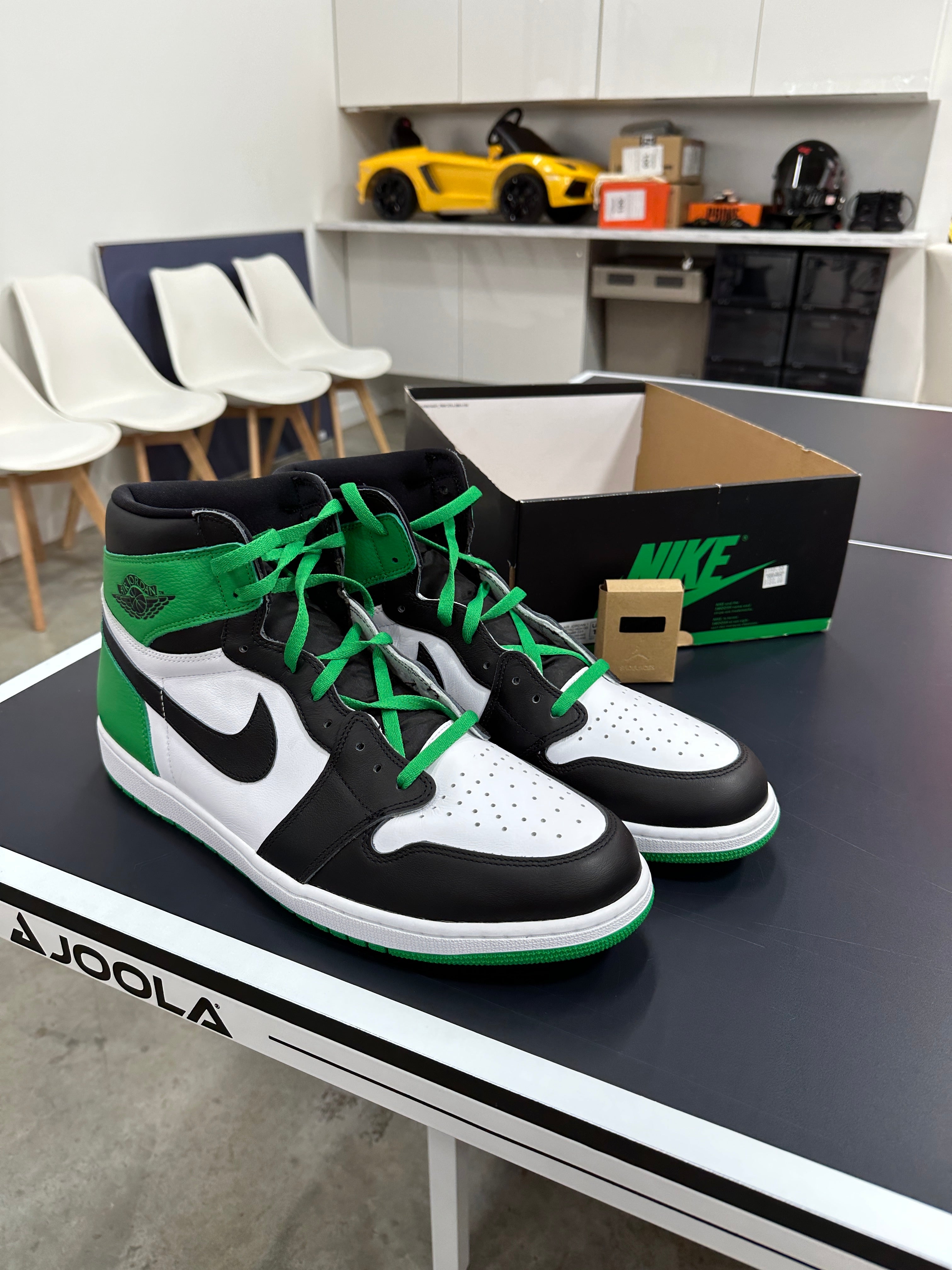 Jordan 1 Retro High OG Lucky Green Sz 17