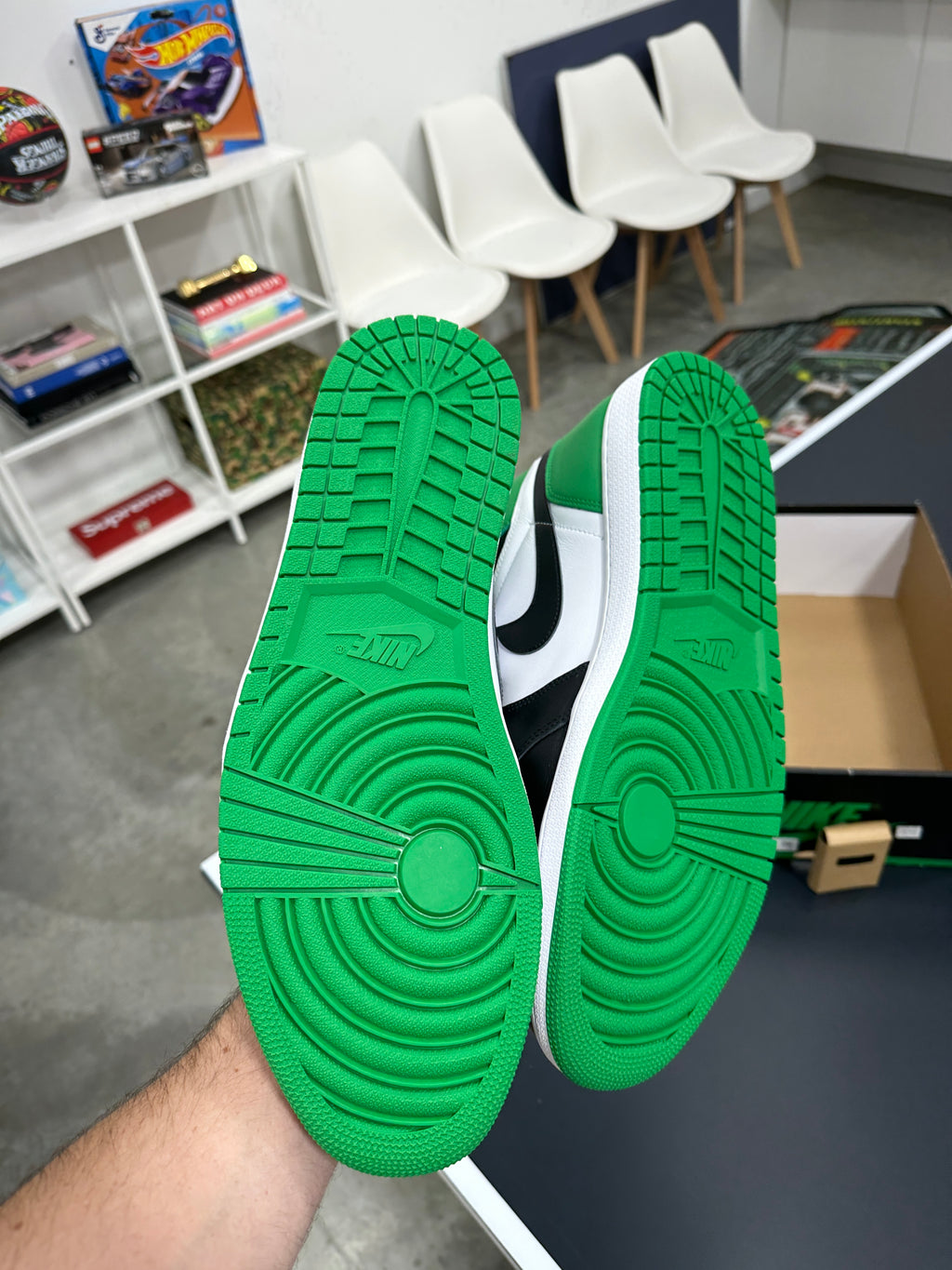 Jordan 1 Retro High OG Lucky Green Sz 17