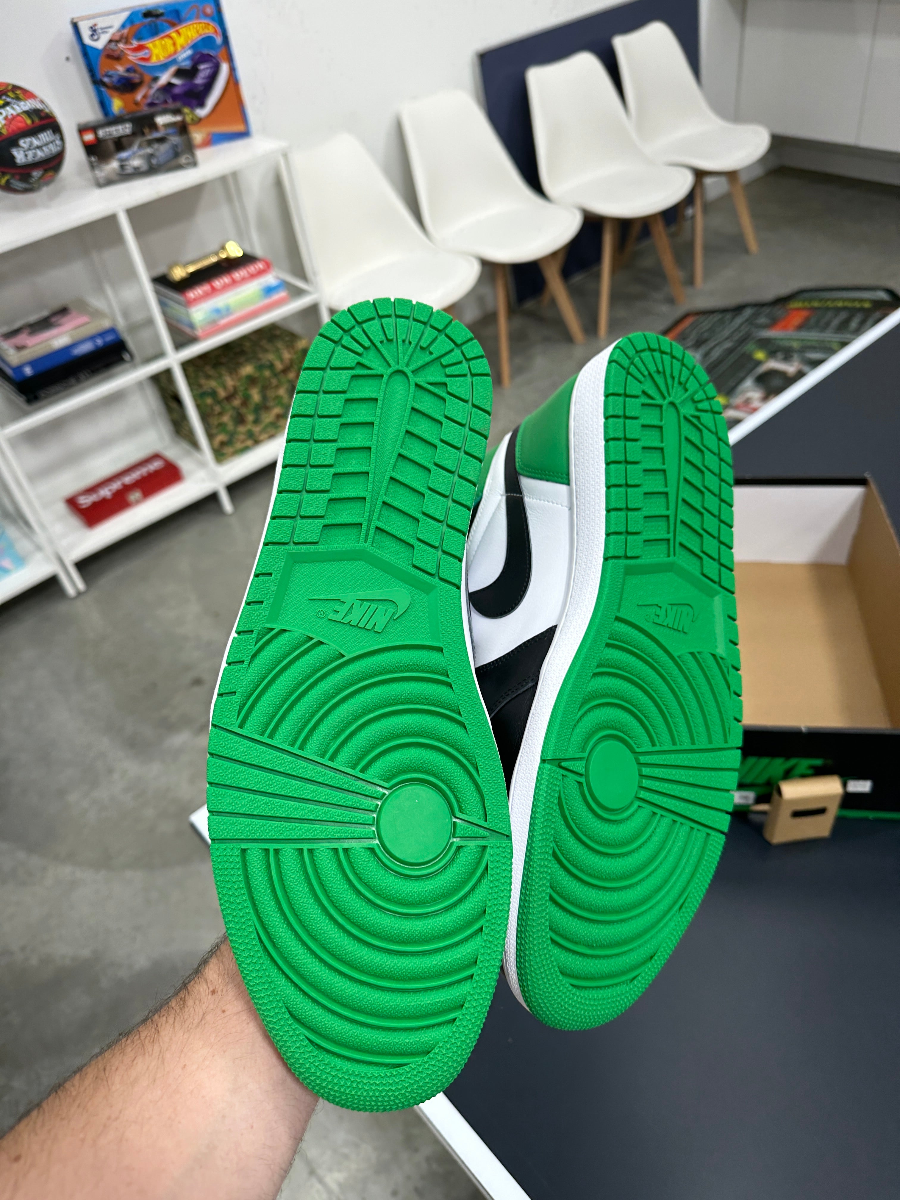 Jordan 1 Retro High OG Lucky Green Sz 17